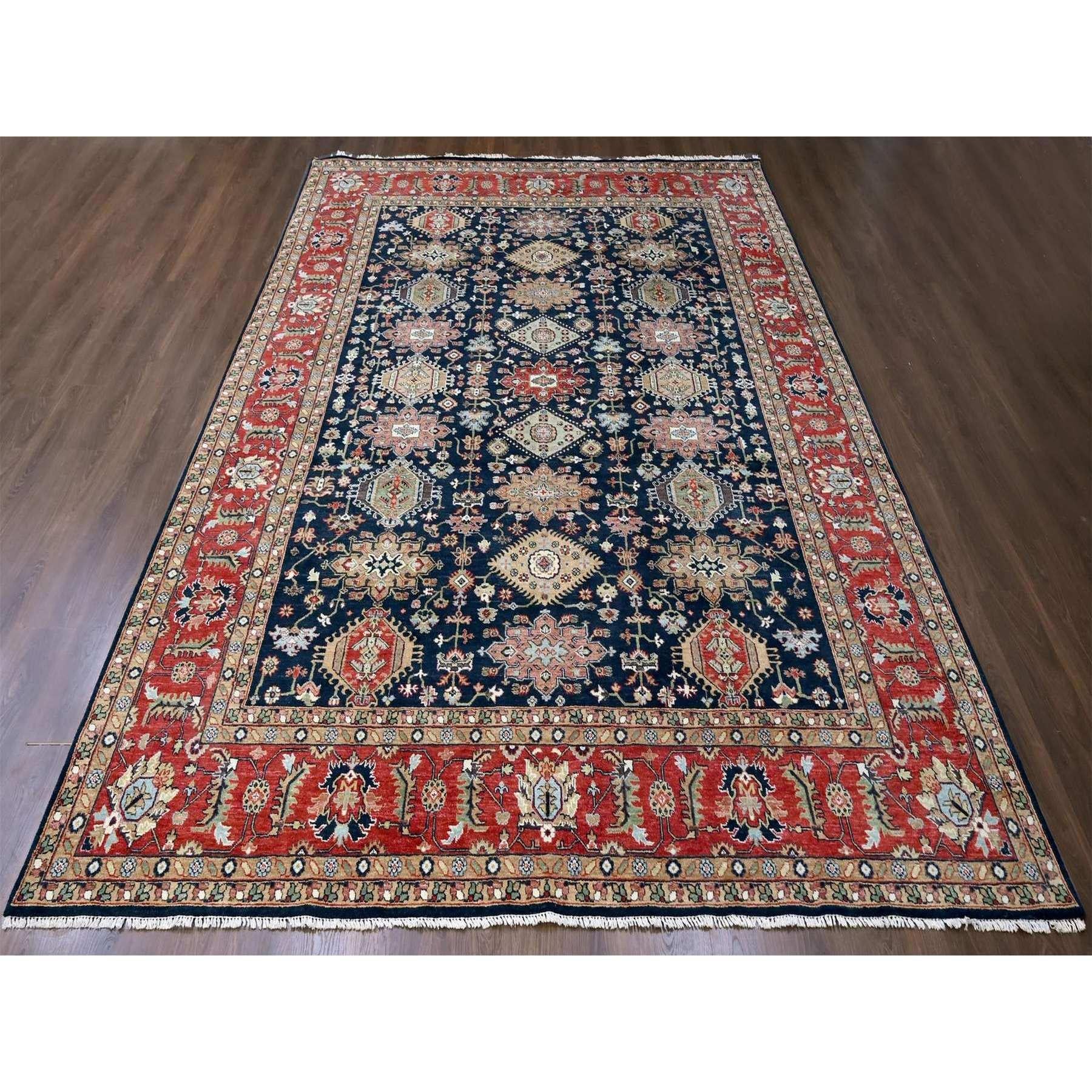 Yale Blue, Karajeh Design with Geometric Medallions, Hand Knotted, Soft Wool, Oriental Rug
Matières premières : Laine
Latex : Pas de poils 
hauteur : 0,25 pouces
Style : Traditionnel
Couleur primaire : bleu
Couleurs secondaires : Vert, bleu clair,