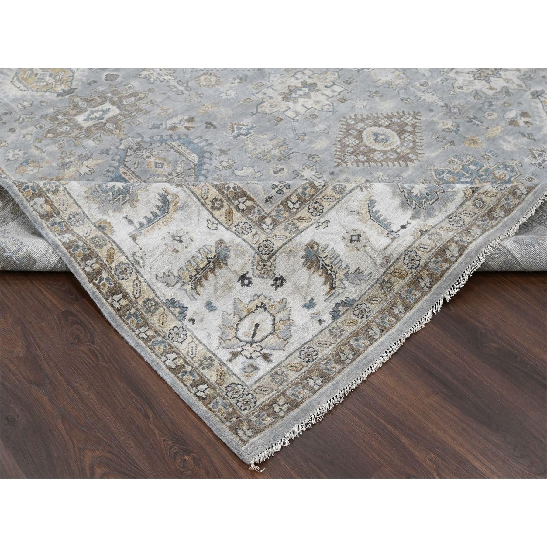 Tappeto Karajeh Grigio con Medaglioni Geometrici Annodati a Mano in Pura Lana 10'1 