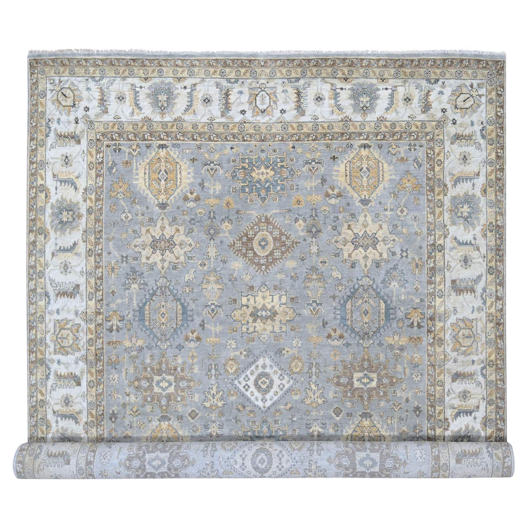 Tappeto Karajeh Grigio con Medaglioni Geometrici Annodati a Mano in Pura Lana 10'1 "x14'2" in vendita