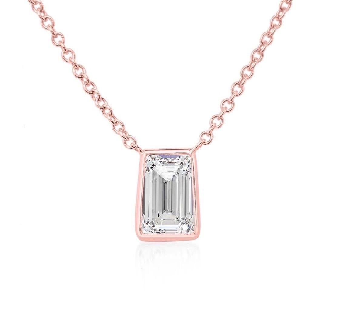 Modern 1.02 Carat Asscher Cut Diamond Pendant Necklace e vs1 For Sale