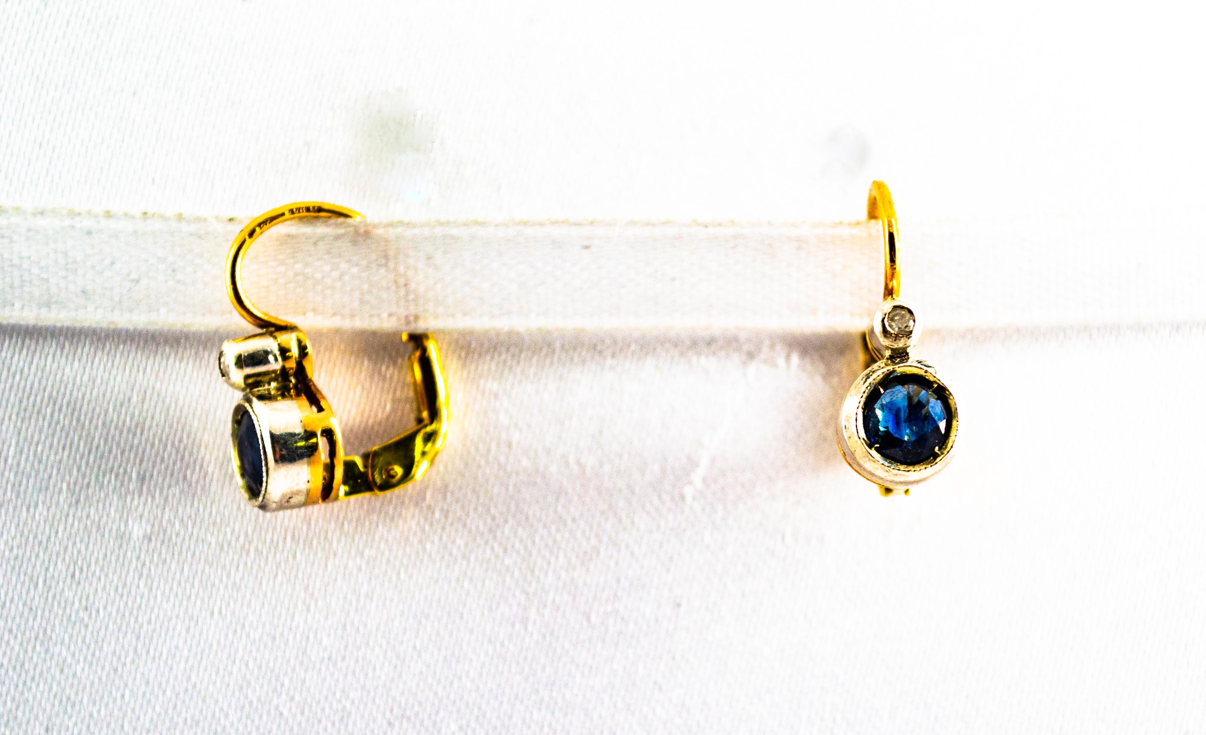 1.02 Carat Blue Sapphire White Diamond Yellow Gold Lever-Back Dangle Earrings In New Condition In Naples, IT