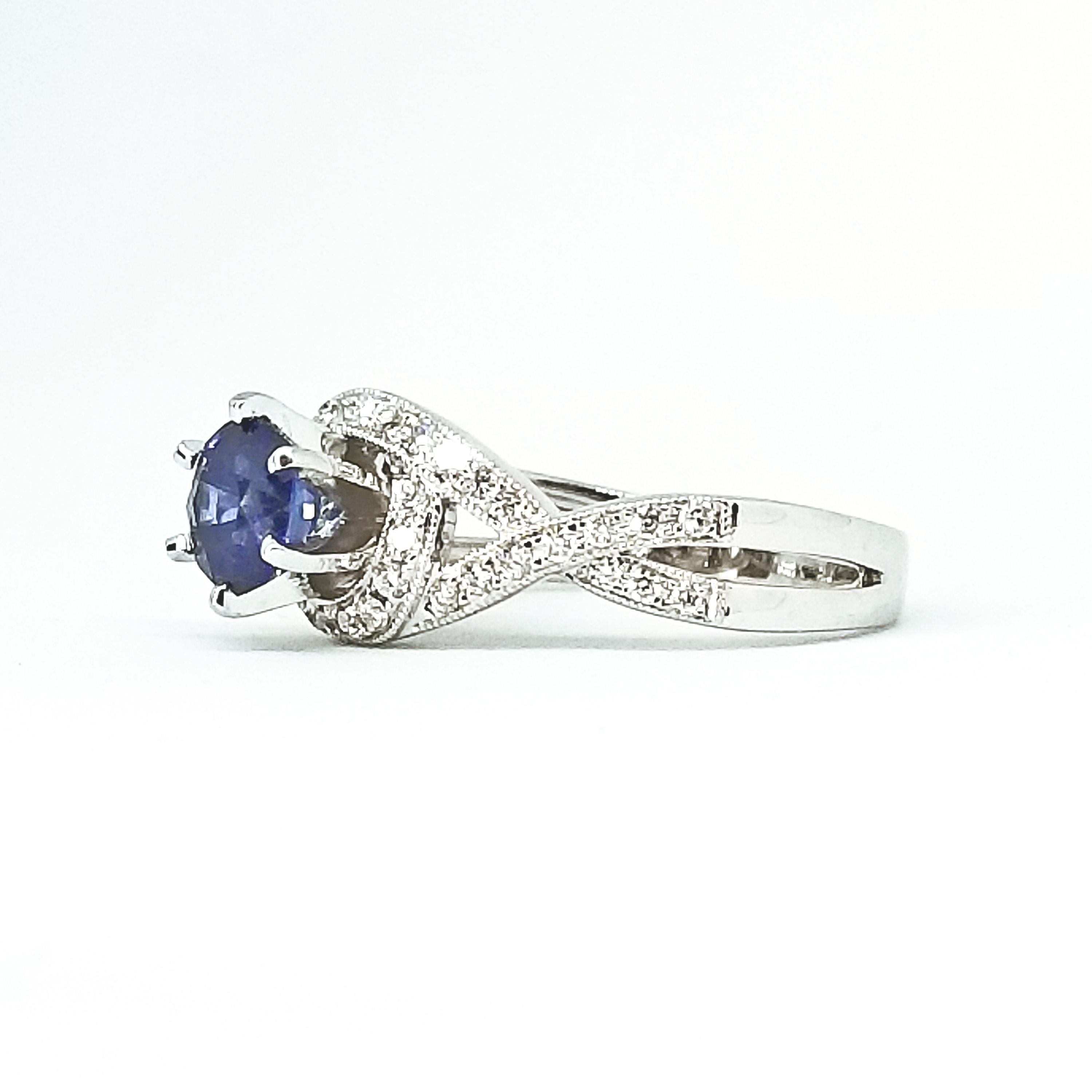 1.02 Carat Blue Sapphire White Gold Diamond Engagement or Right Hand Ring For Sale 1