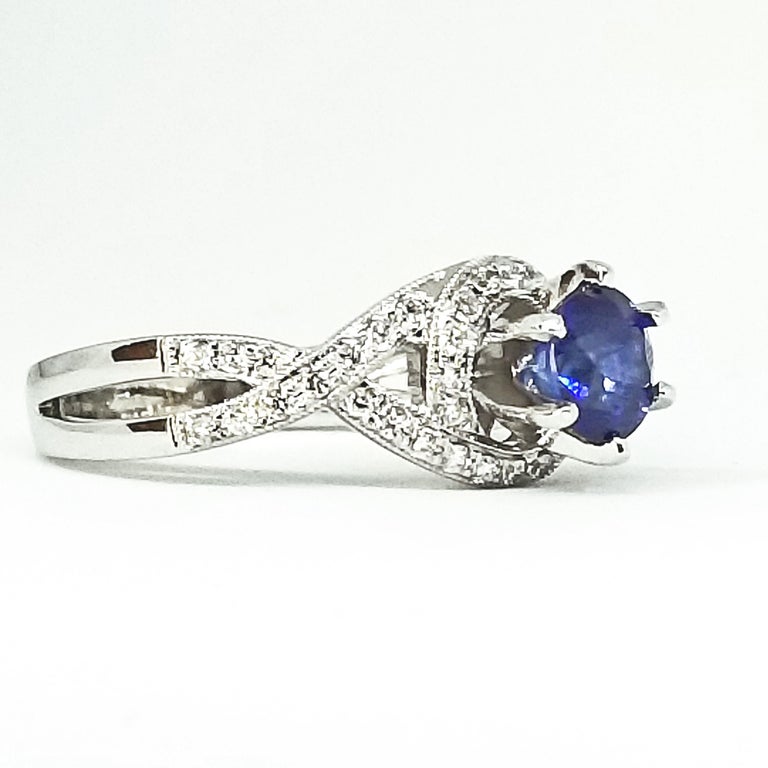 1.02 Carat Blue Sapphire White Gold Diamond Engagement or Right Hand Ring For Sale at 1stdibs