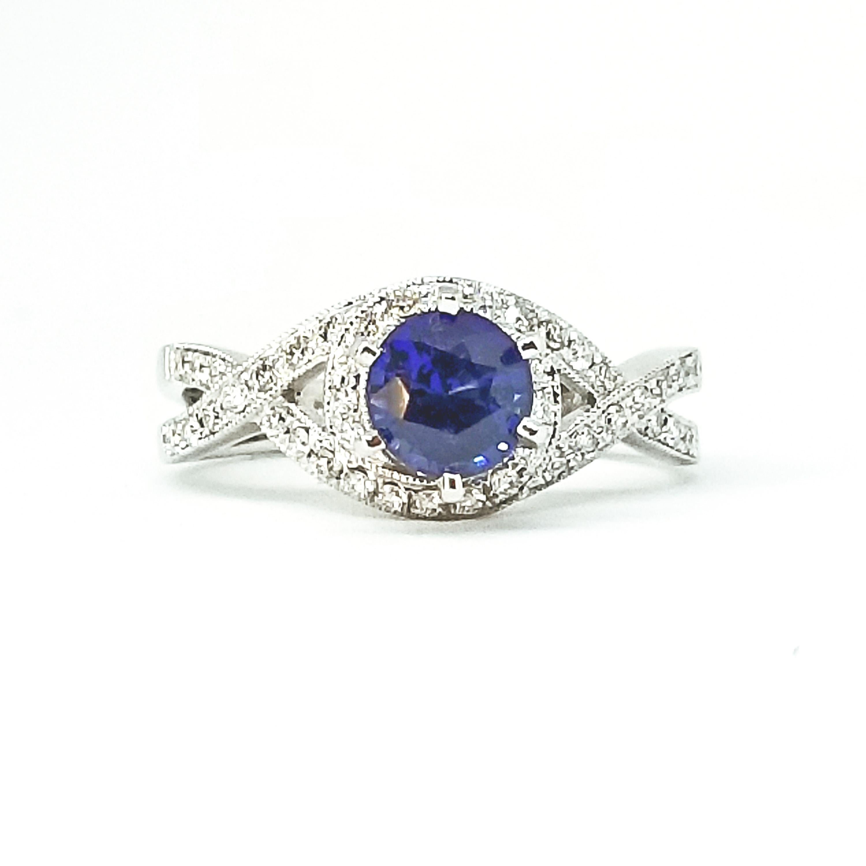 Women's 1.02 Carat Blue Sapphire White Gold Diamond Engagement or Right Hand Ring For Sale