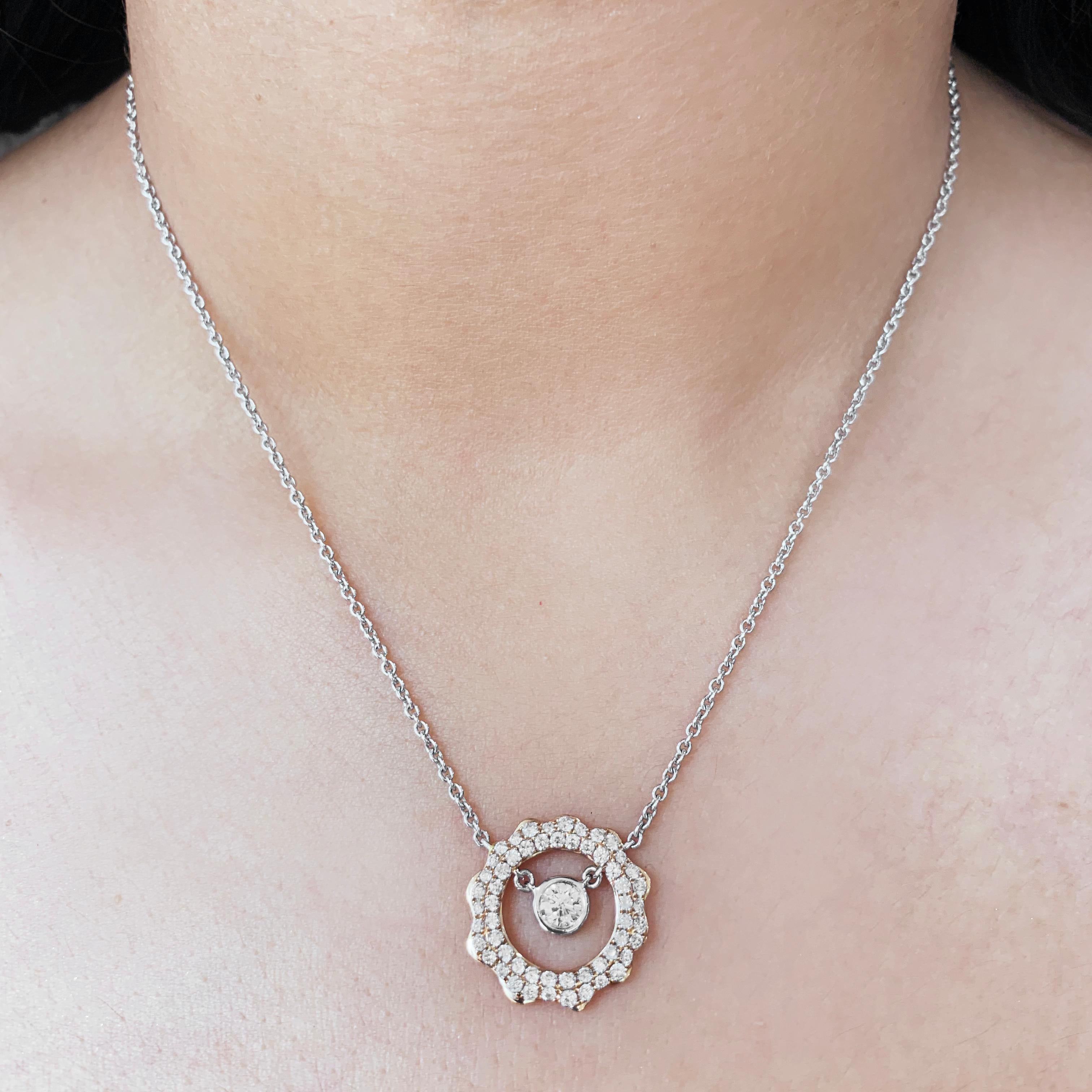 Contemporain Collier pendentif en or rose 18 carats avec diamants de 1,02 carat en vente