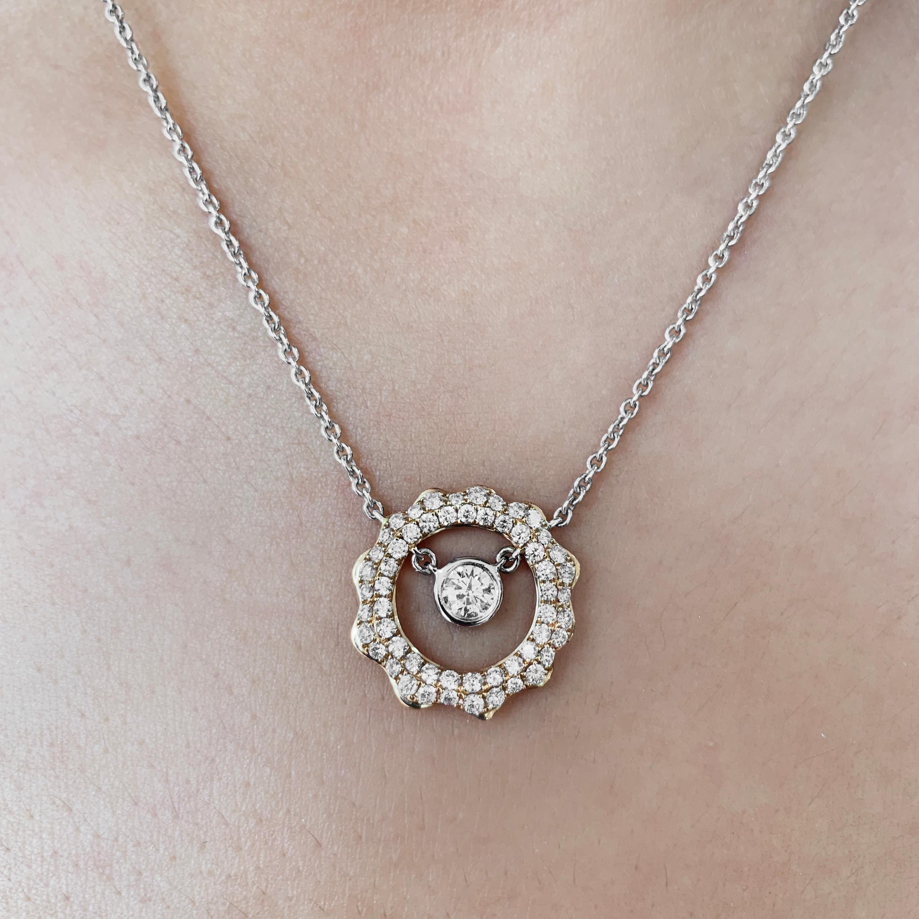 Taille ronde Collier pendentif en or rose 18 carats avec diamants de 1,02 carat en vente