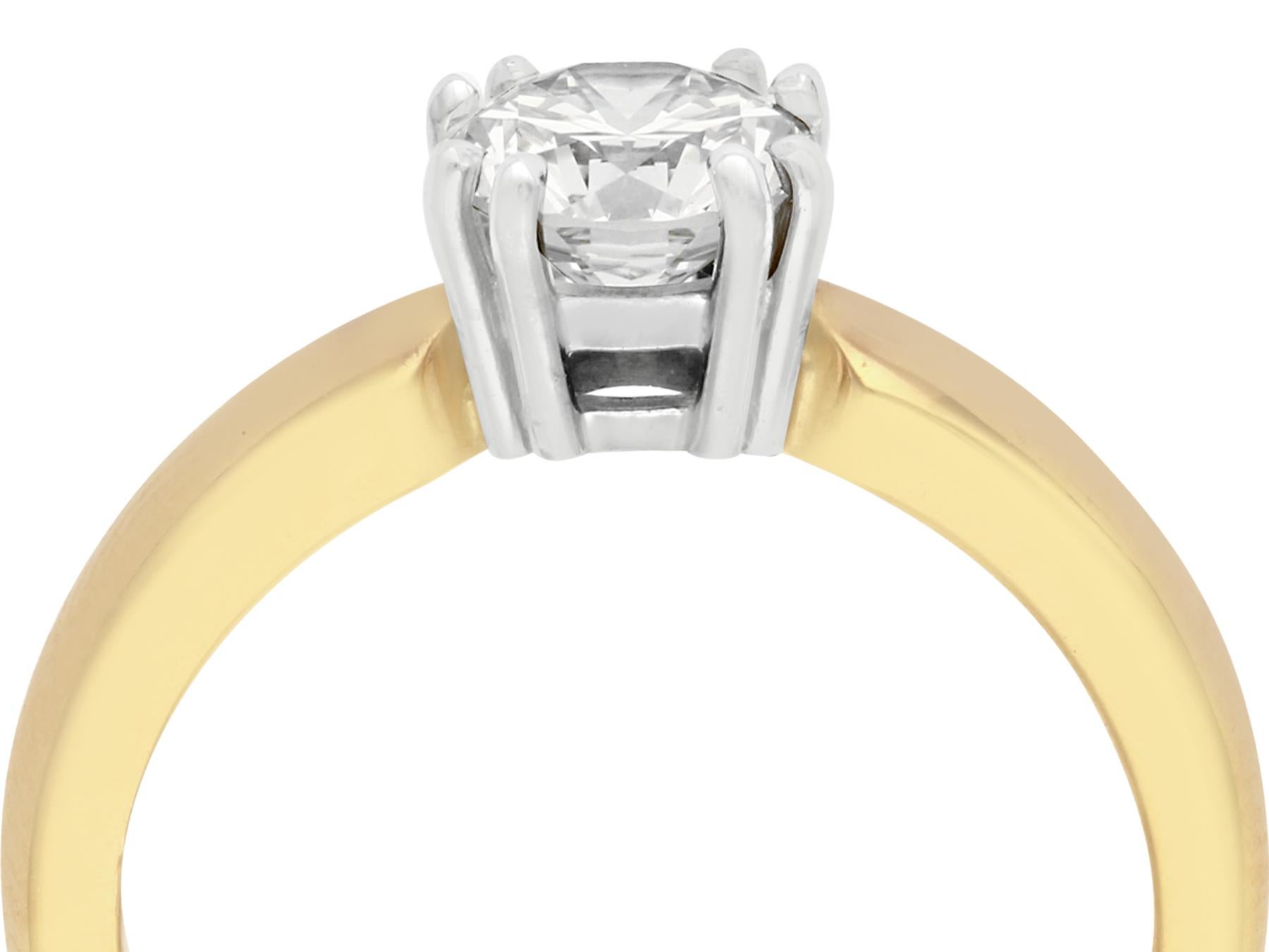 Contemporary 1.02 Carat Diamond and Yellow Gold Solitaire Ring For Sale