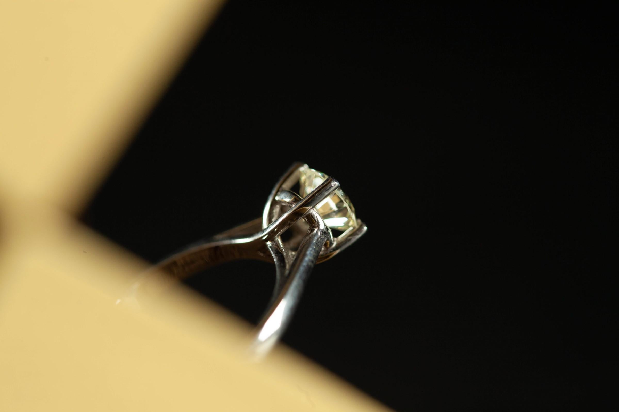 1.02 Carat Diamond M Color Solitaire Ring White 18 Karat Gold In Good Condition For Sale In firenze, IT