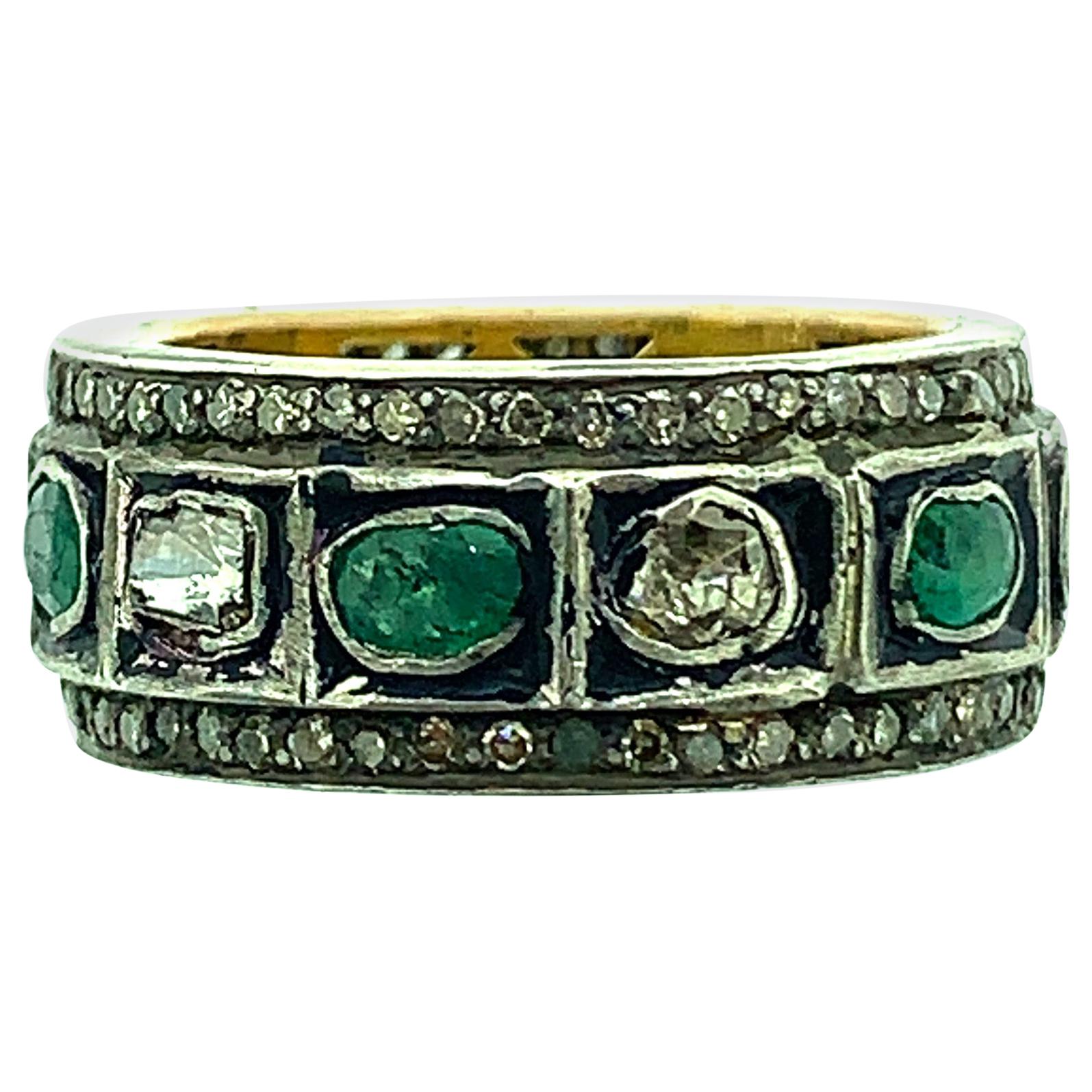 1.02 Carat Emerald 0.90 Carat Diamonds Sterling Silver 14 Karat Gold Band For Sale