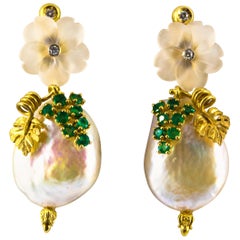 1.02 Carat Emerald White Diamond Rock Crystal Pearl Yellow Gold Stud Earrings