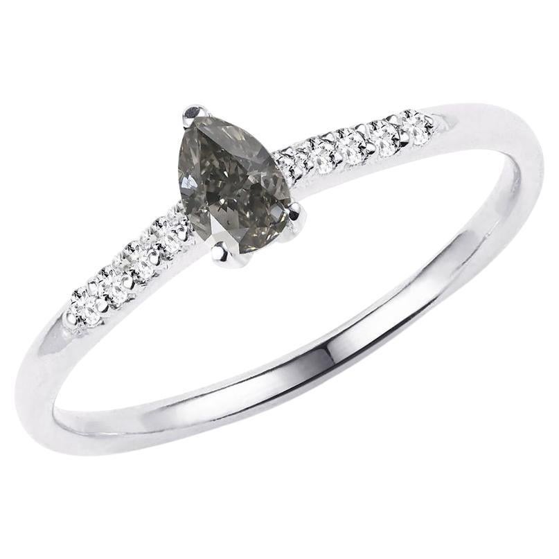 1,02 quilates Diamante gris fantasía Forma de pera Anillo de oro blanco de 18 quilates