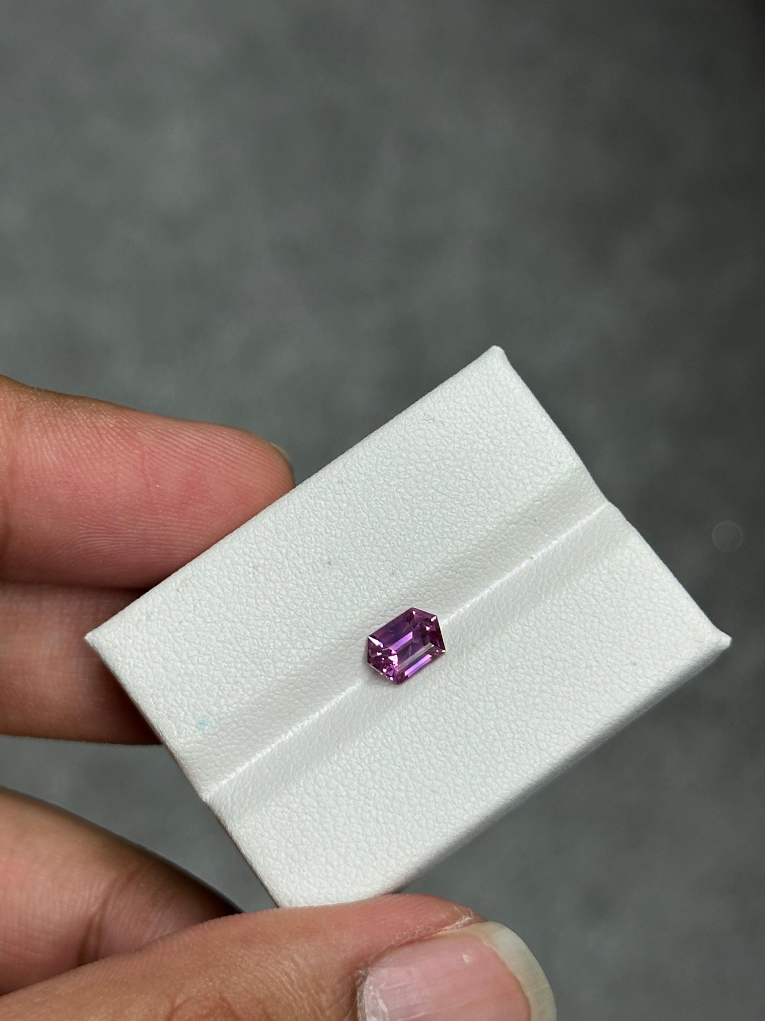 Saphir violet fantaisie taille hexagonale de 1,02 carat en vente 7