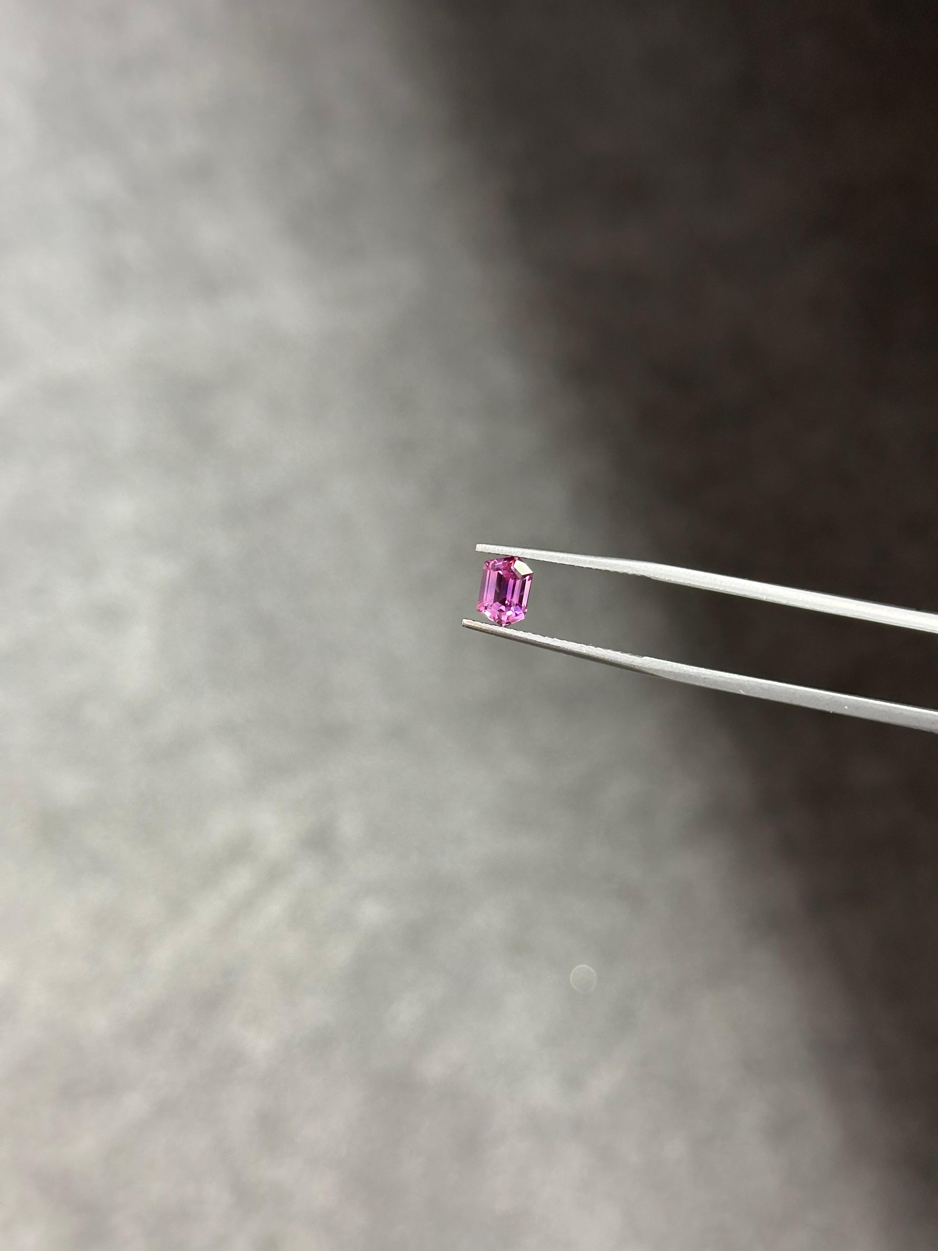 Taille hexagone Saphir violet fantaisie taille hexagonale de 1,02 carat en vente