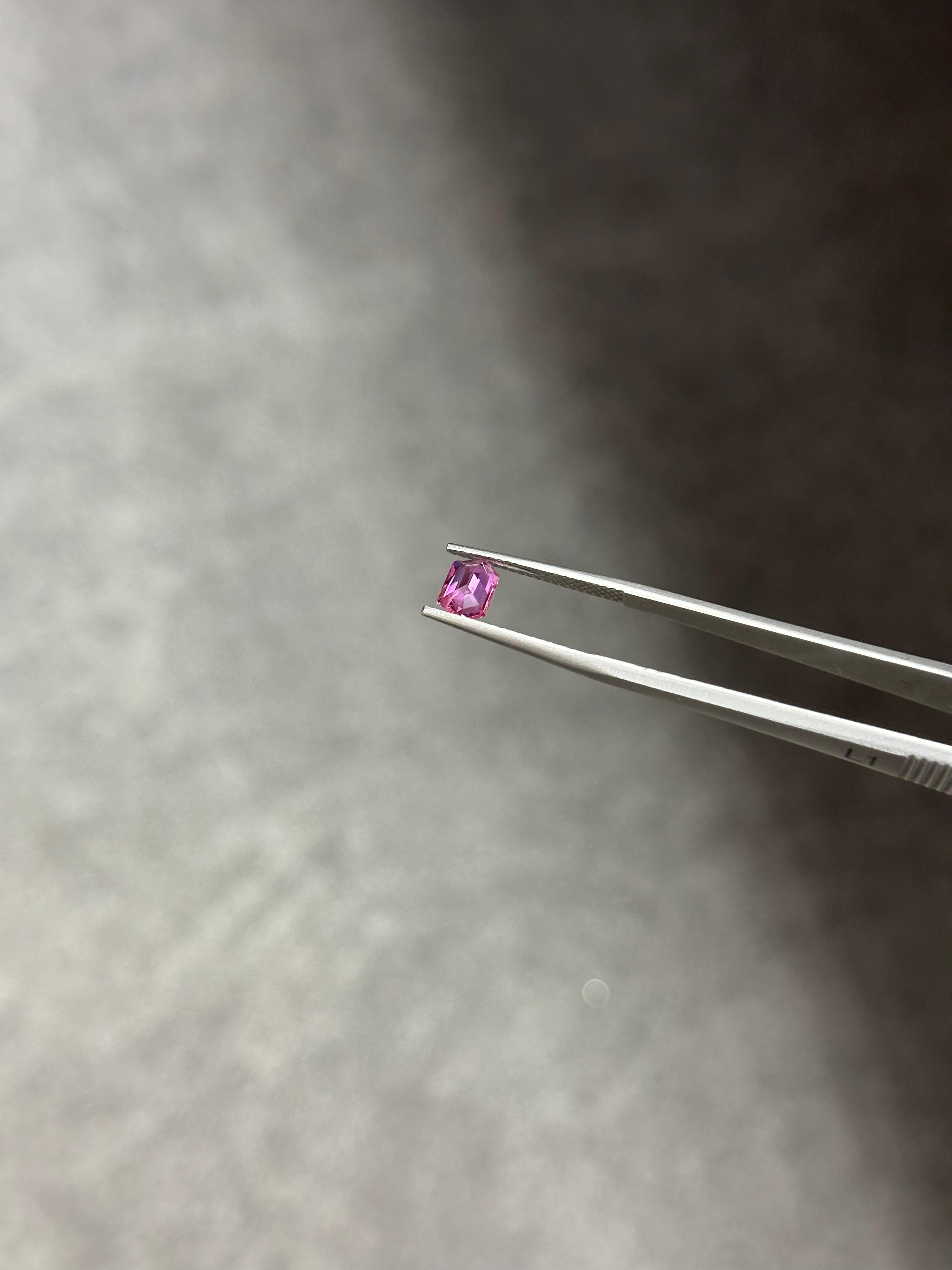 Saphir violet fantaisie taille hexagonale de 1,02 carat Unisexe en vente
