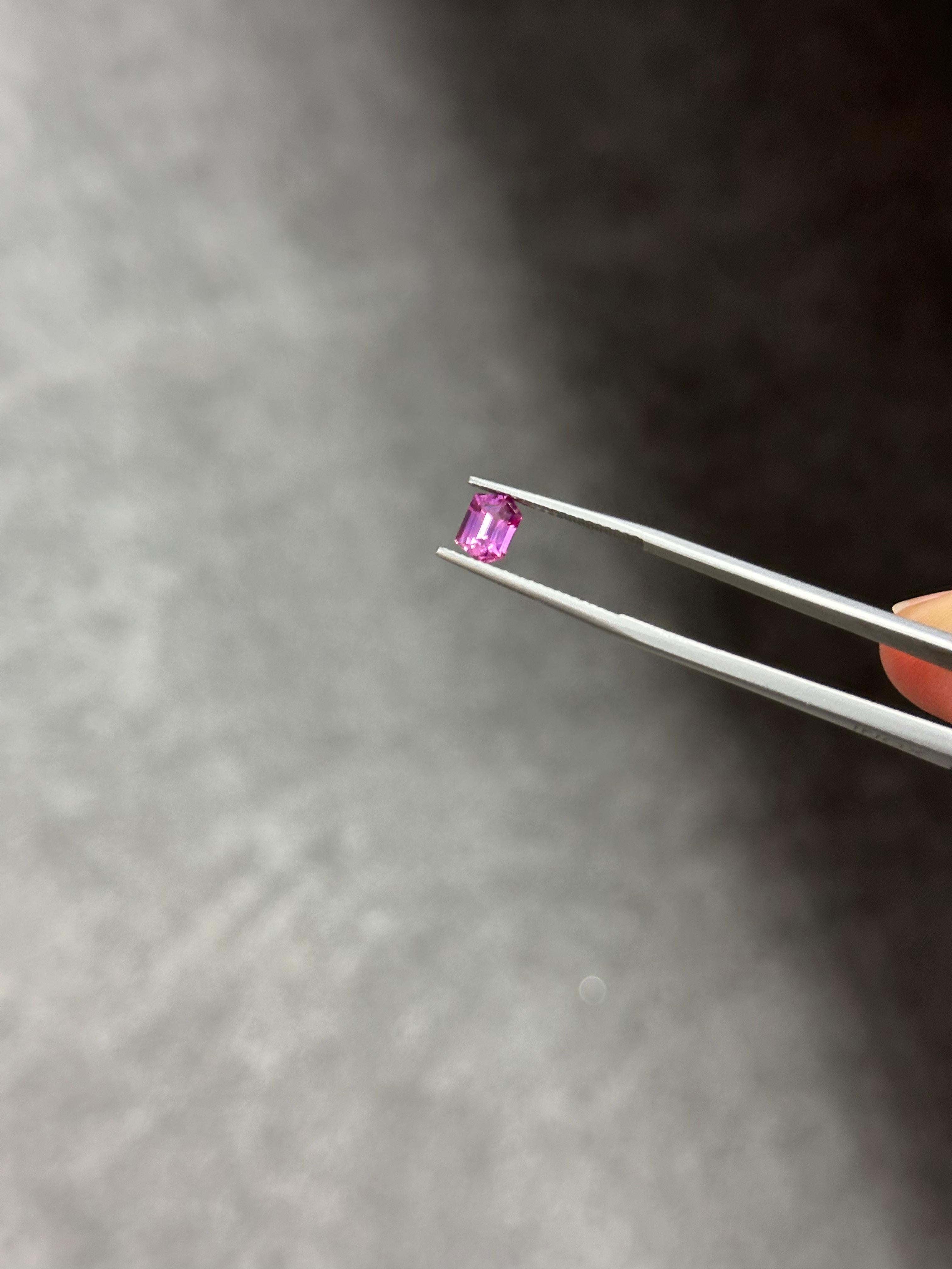 Saphir violet fantaisie taille hexagonale de 1,02 carat en vente 1