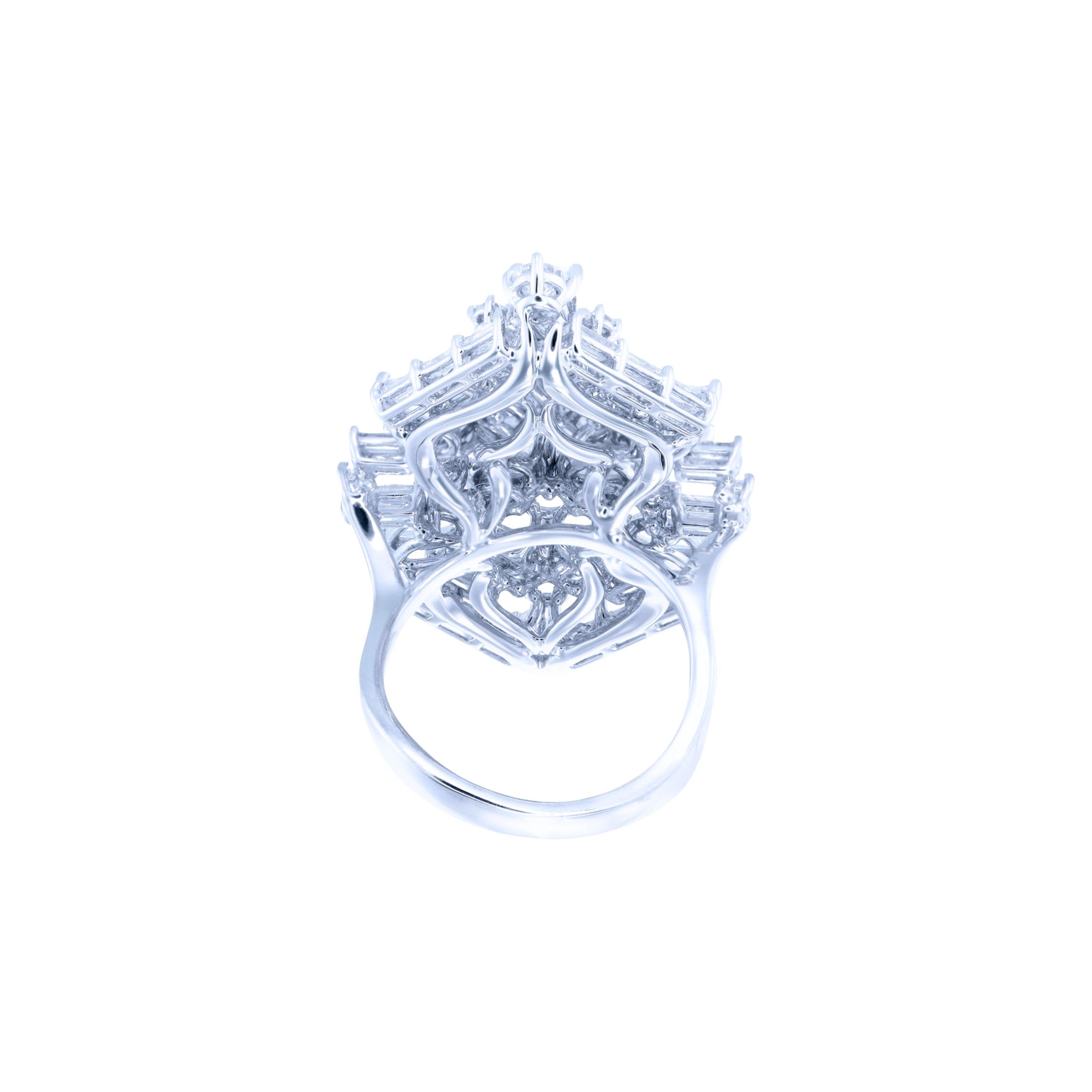 Anillo de diamantes blancos y diamantes ovalados amarillos de fantasía de 1,02 quilates Corte oval en venta