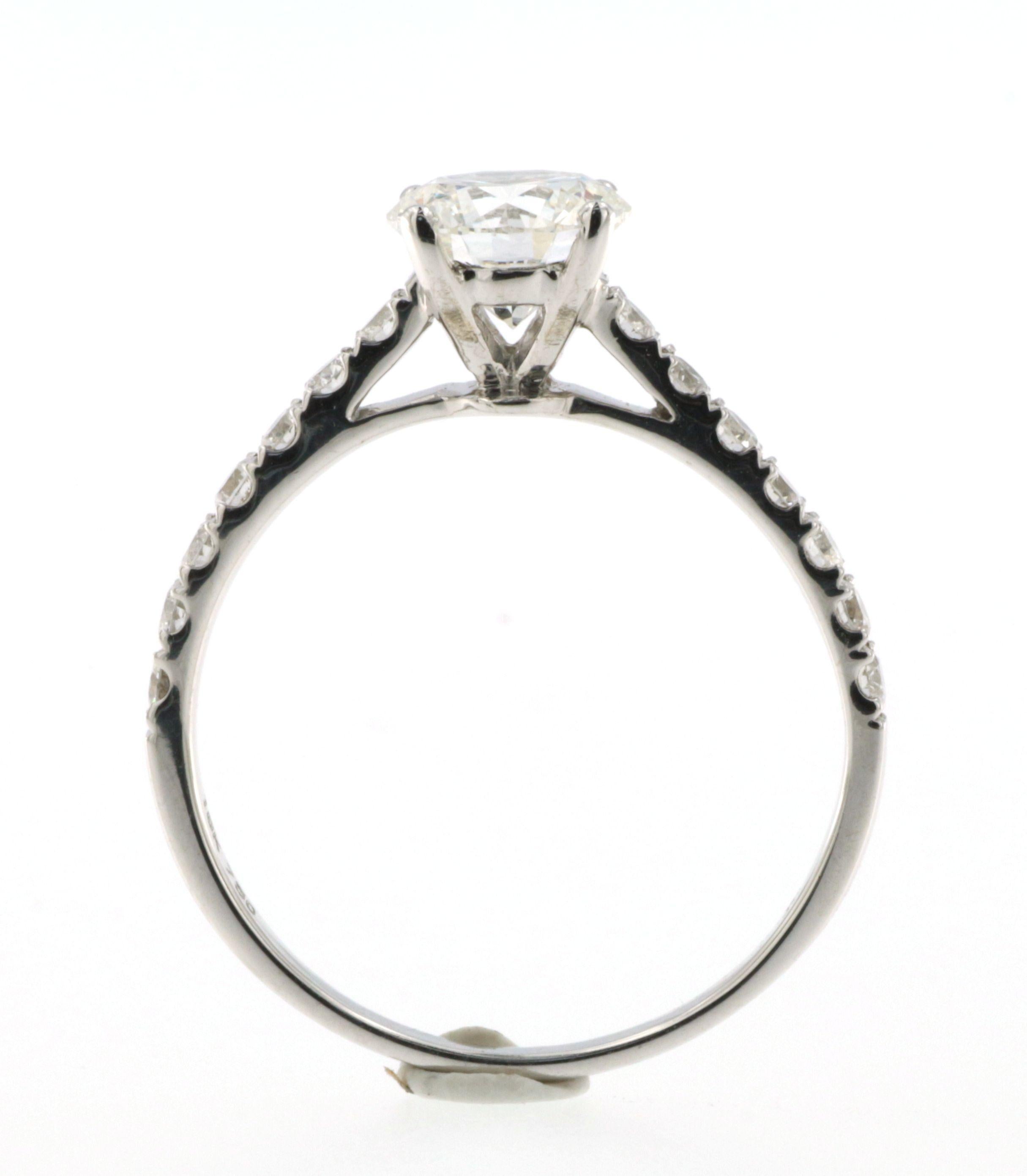 Brilliant Cut 1.02 Carat G VVS2 Round Diamond Ring in 18K White Gold For Sale