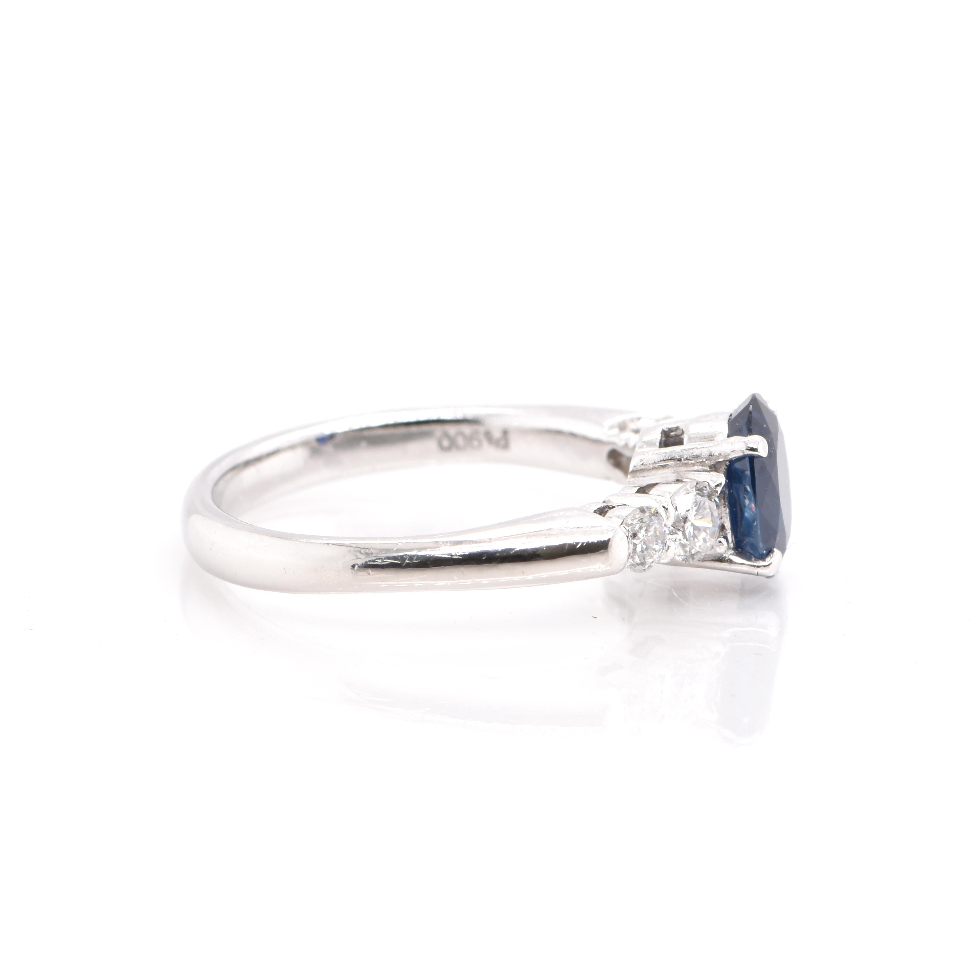 AIGS Certified 1.02 Carat Natural Cornflower Blue Sapphire Ring set in Platinum In New Condition For Sale In Tokyo, JP