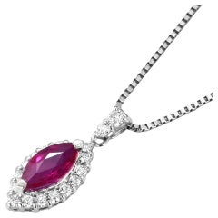 1,02 Karat natürlicher, Marquise 'Burma' Rubin und Diamant-Anhänger aus Platin