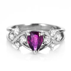 1,02 Karat natürlicher Rubin und Diamant-Cluster-Ring aus Platin