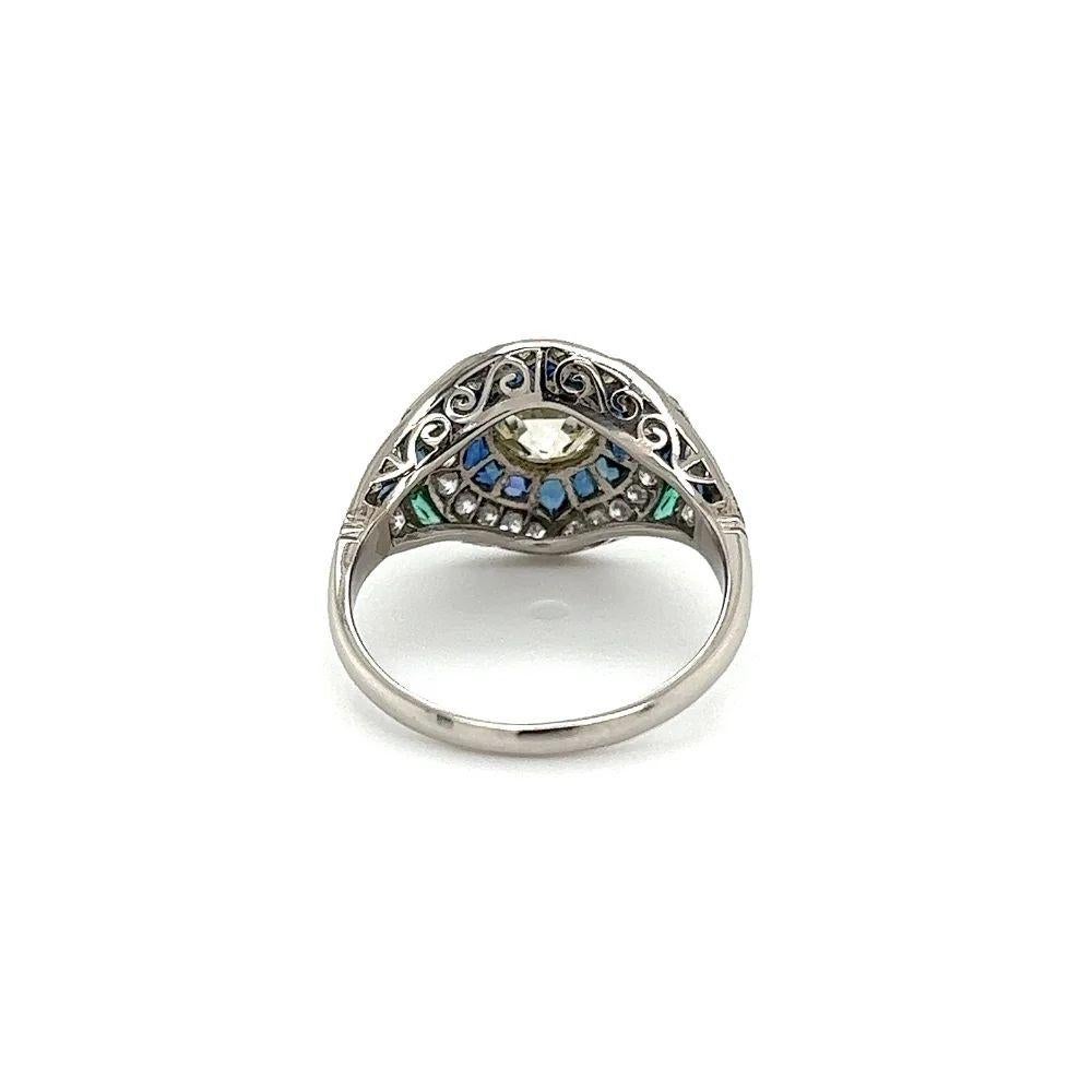 1.02 Carat OEC Diamond Sapphire and Emerald Vintage Platinum Cocktail Ring In Excellent Condition For Sale In Montreal, QC