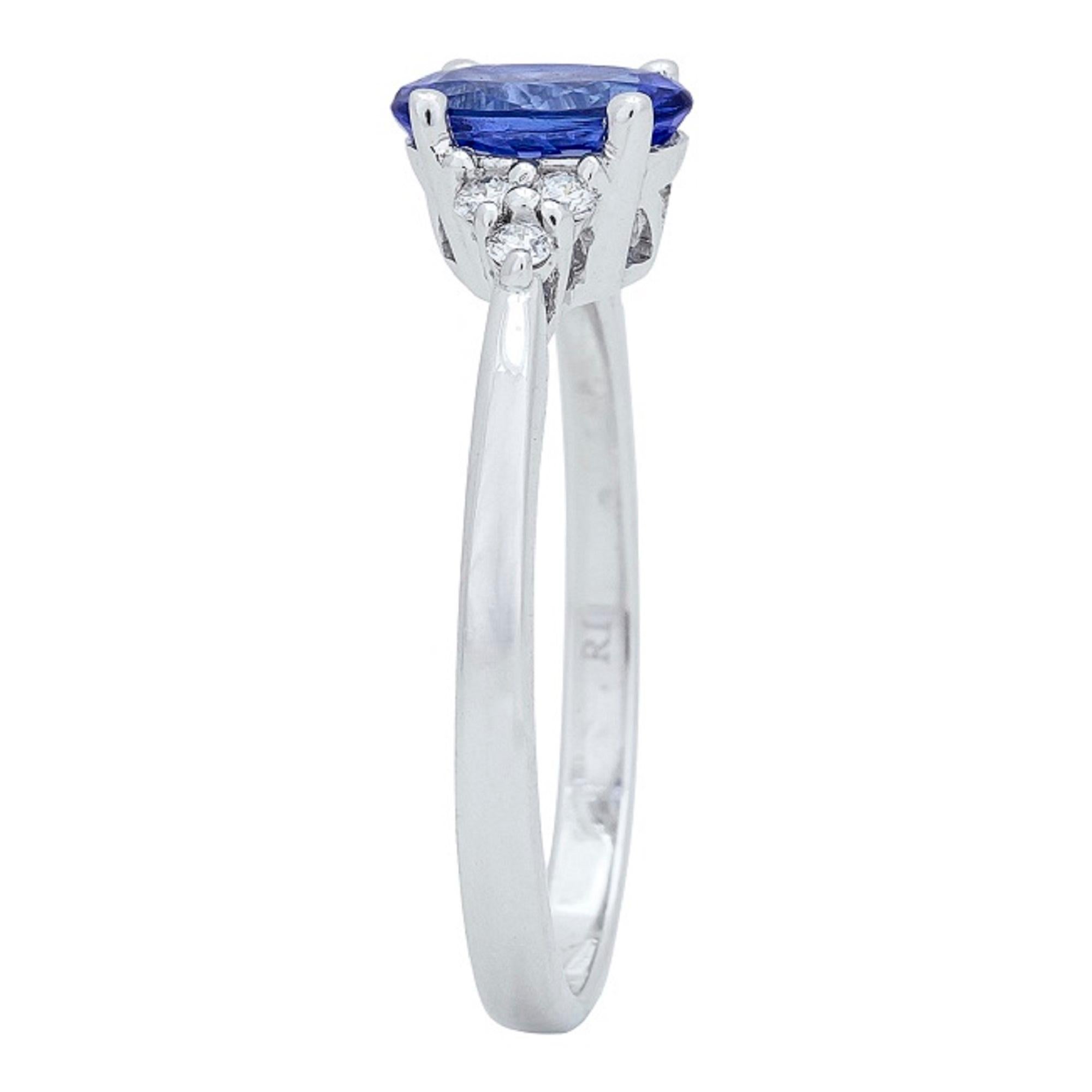 Art déco Bague de fiançailles en or blanc 14 carats avec tanzanite taille ovale de 1,02 carat et accents de diamants en vente