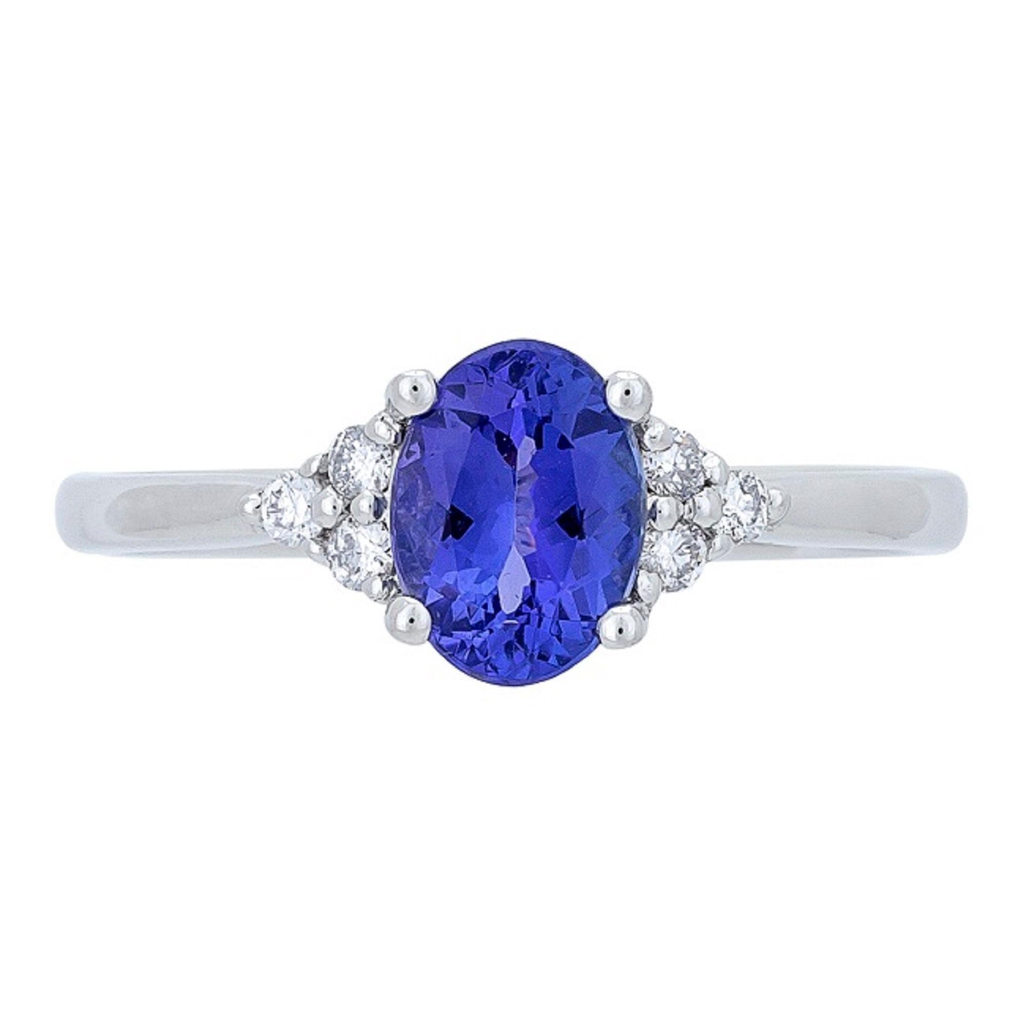 1.02 Carat Oval Cut Tanzanite Diamond Accents 14K White Gold Engagement Ring In New Condition For Sale In New York, NY