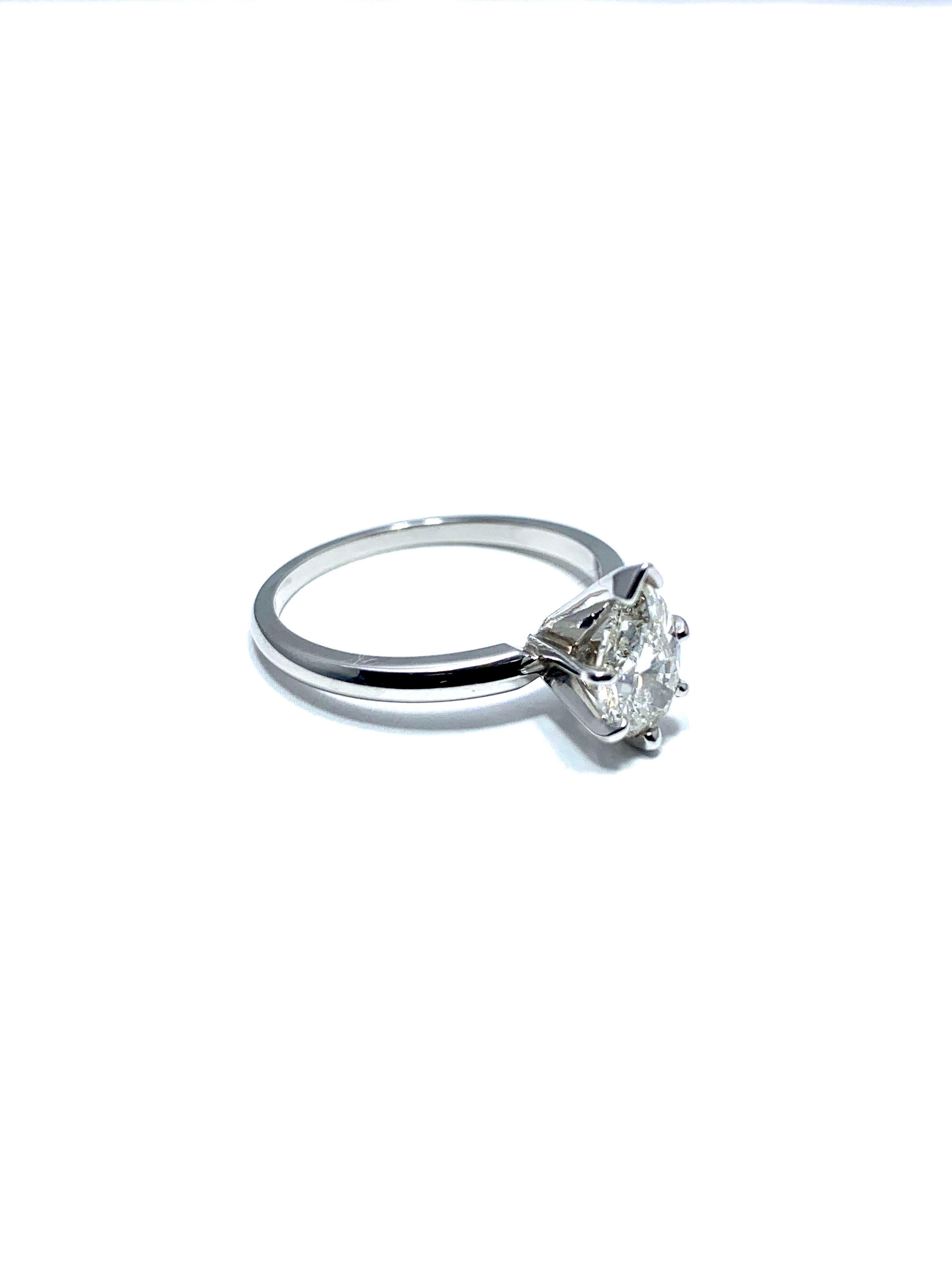 Pear Cut 1.02 Carat Pear Brilliant Cut Diamond and Platinum Engagement Ring For Sale