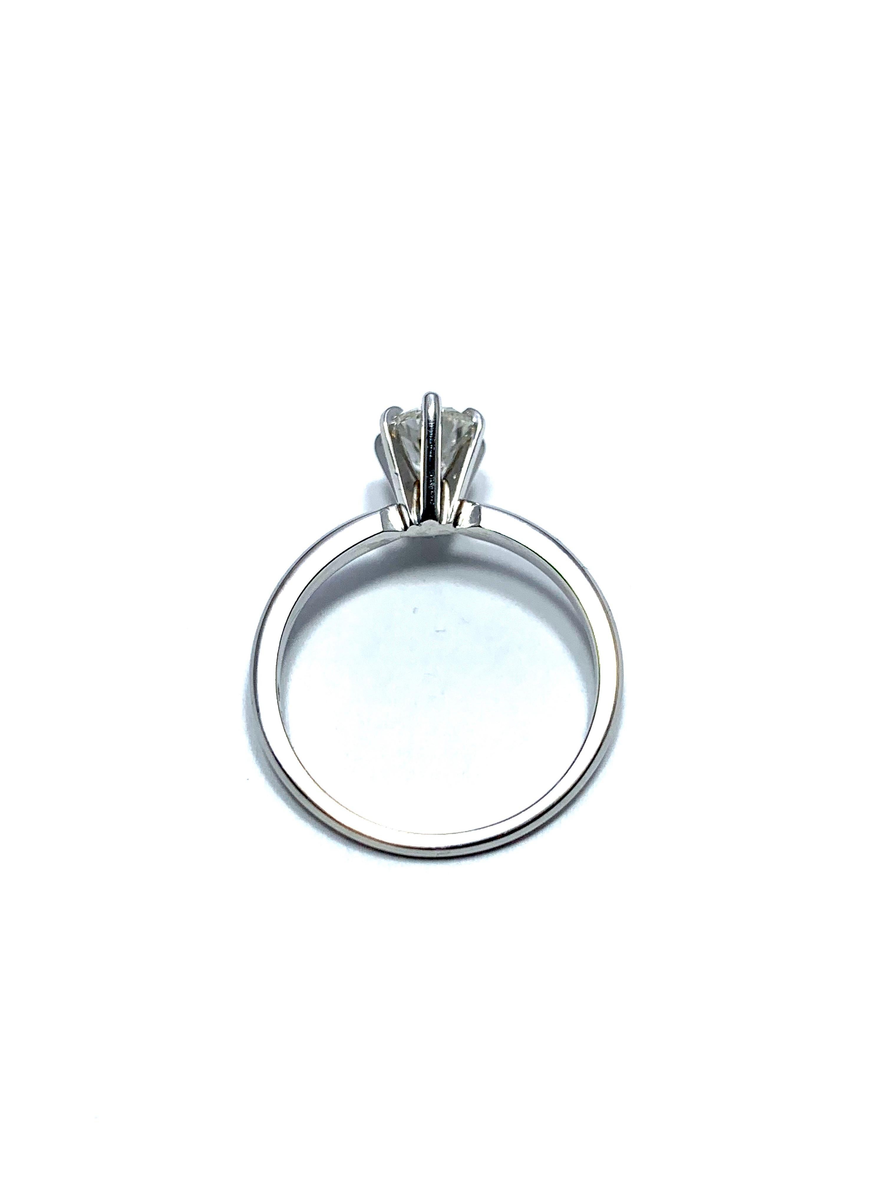 Bague de fiançailles en platine et diamant taille poire brillant de 1,02 carat en vente 1