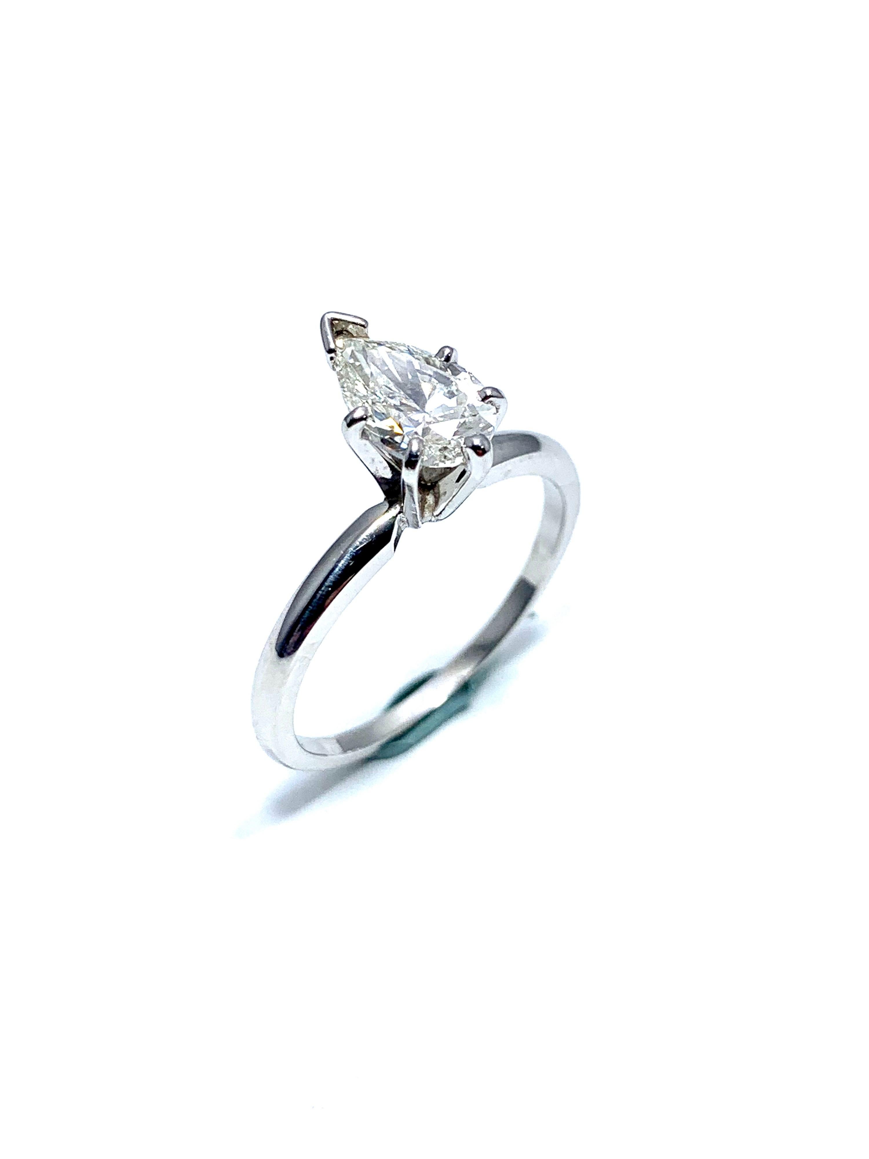 1.02 Carat Pear Brilliant Cut Diamond and Platinum Engagement Ring For Sale 1