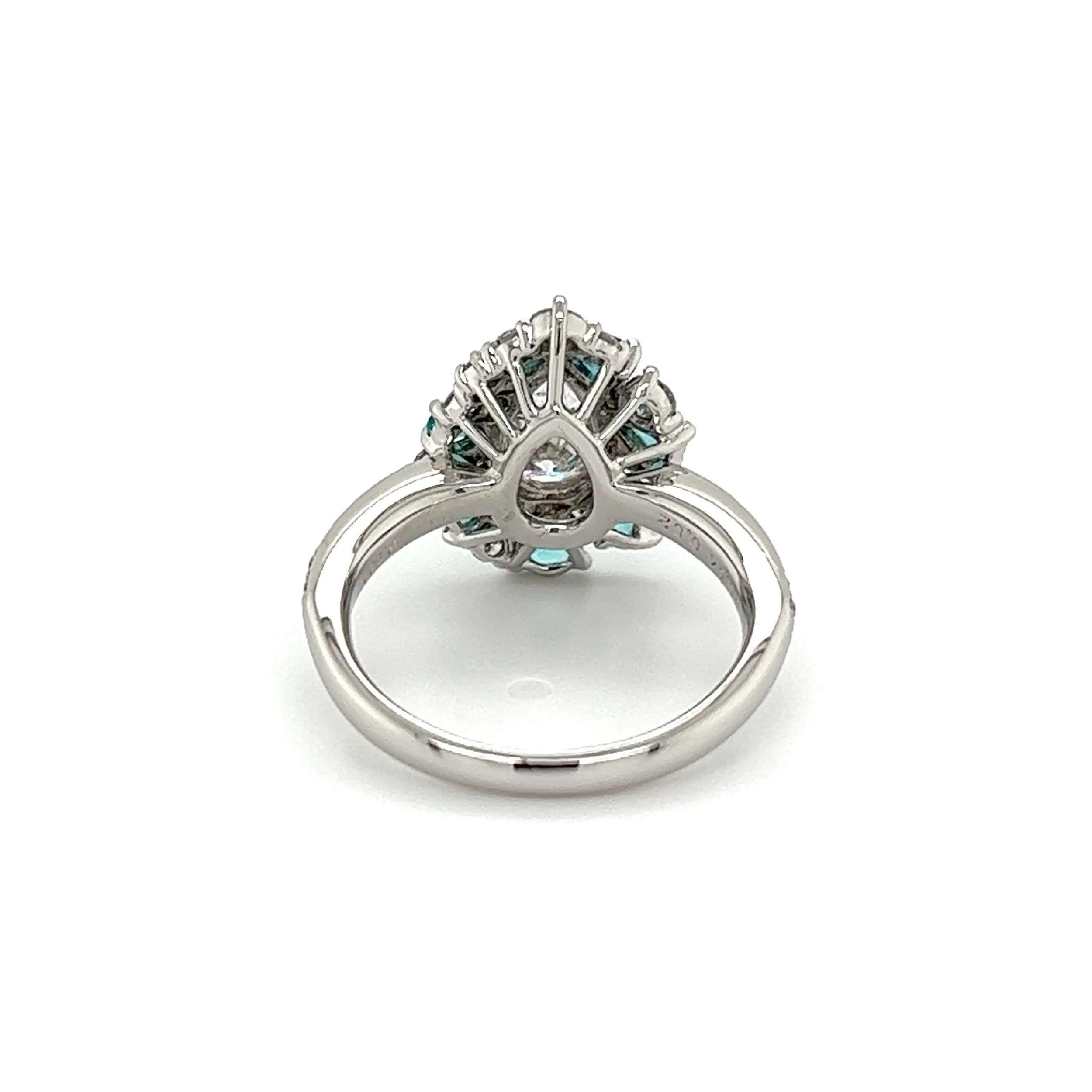 1.02 Carat Pear GIA Diamond & Paraiba Vintage Platinum Ring Estate Fine Jewelry In Excellent Condition For Sale In Montreal, QC