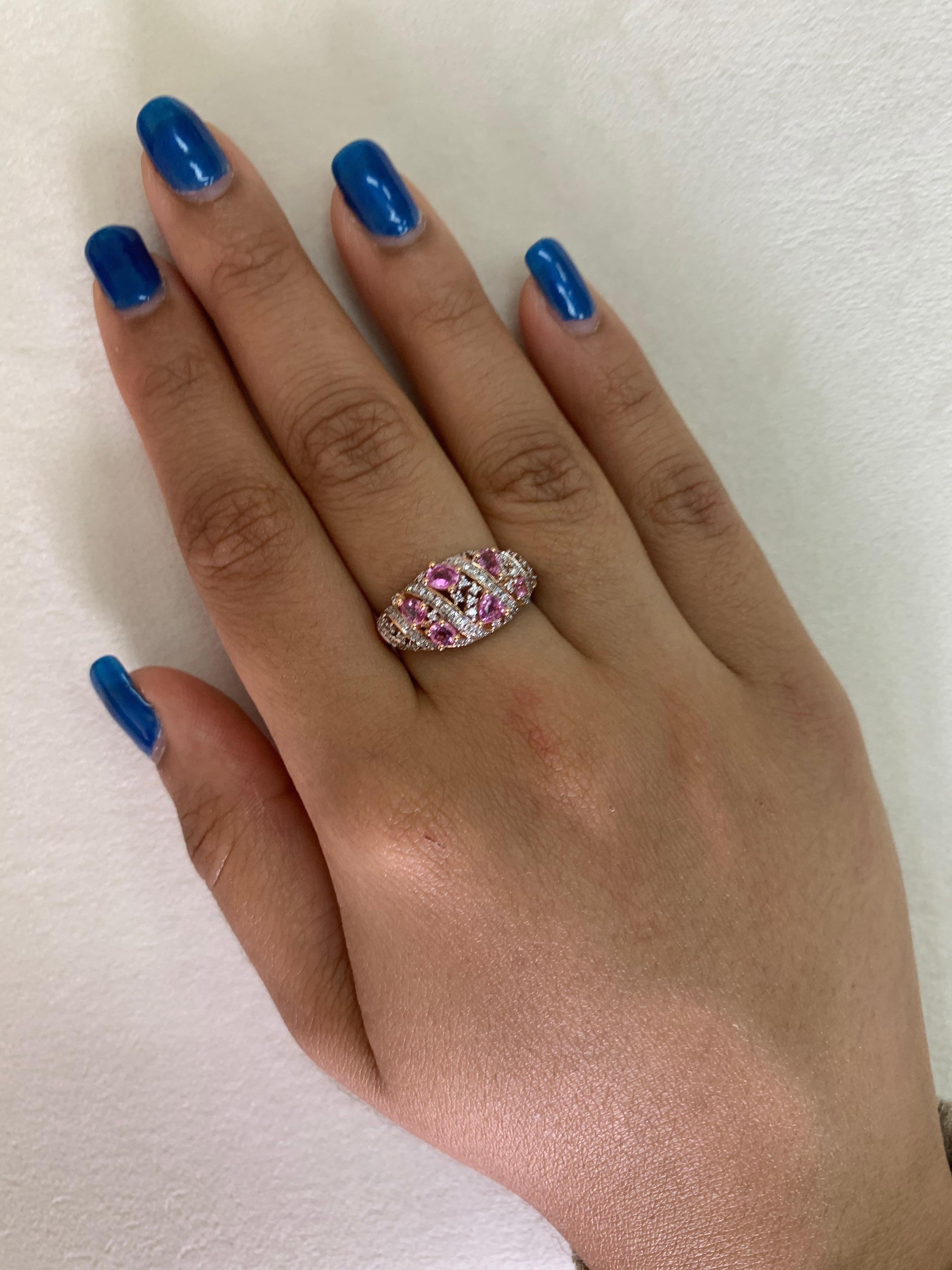 Contemporary 1.02 Carat Pink Sapphire Ring in 18 Karat Rose Gold with Diamonds For Sale