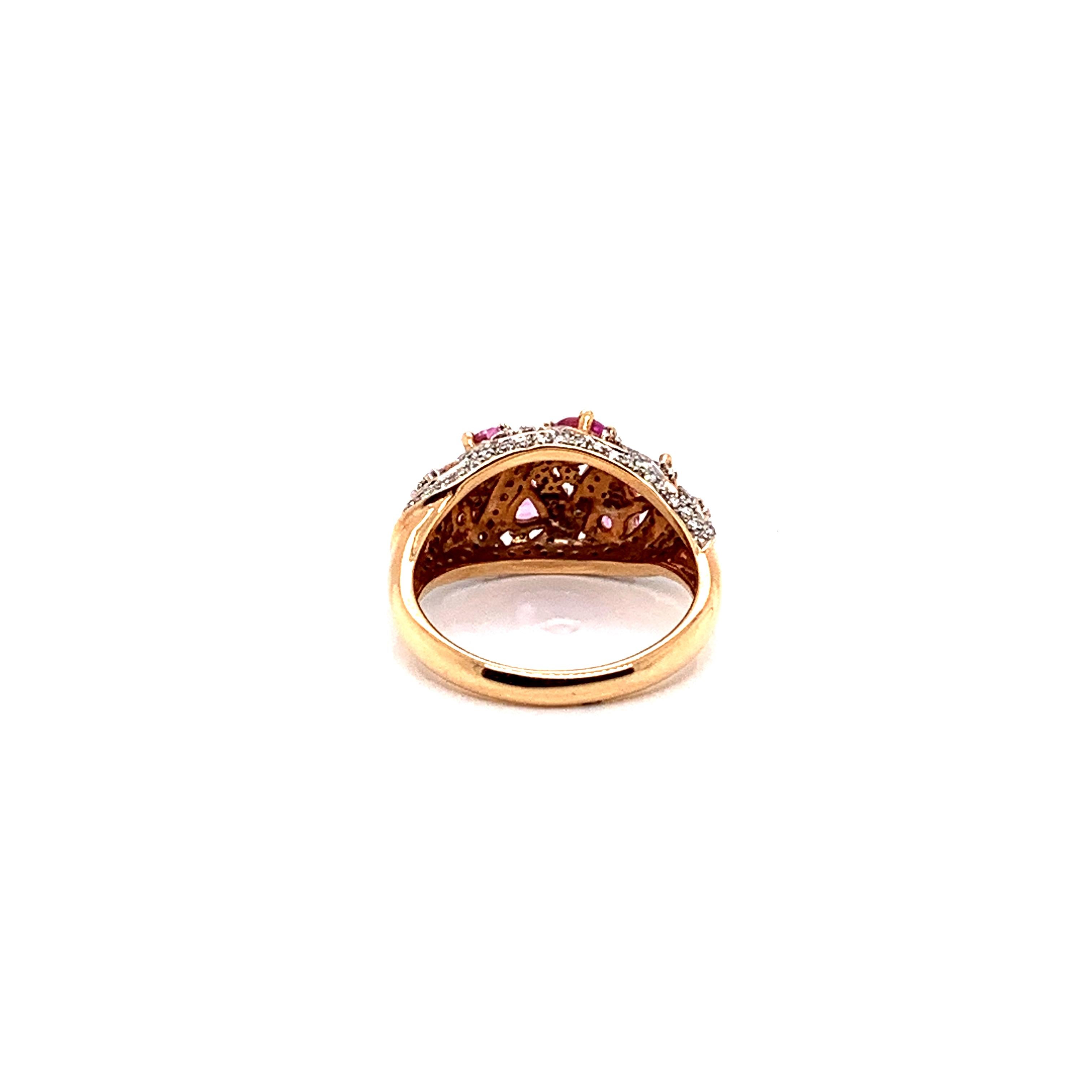 1.02 Carat Pink Sapphire Ring in 18 Karat Rose Gold with Diamonds For Sale 3