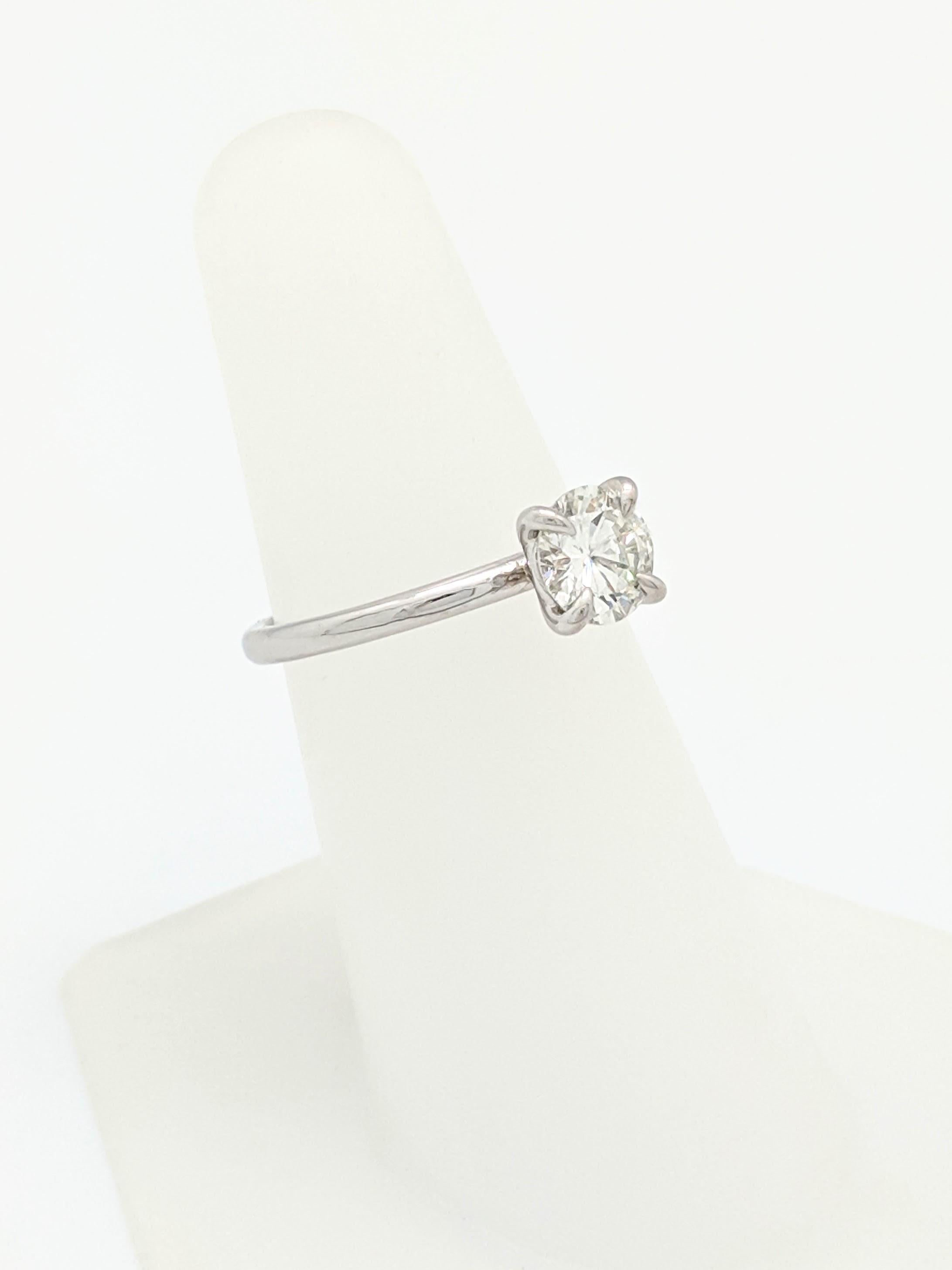1.02 Carat Round Brilliant Cut Natural Diamond Ring GIA Certified SI1/J For Sale 4