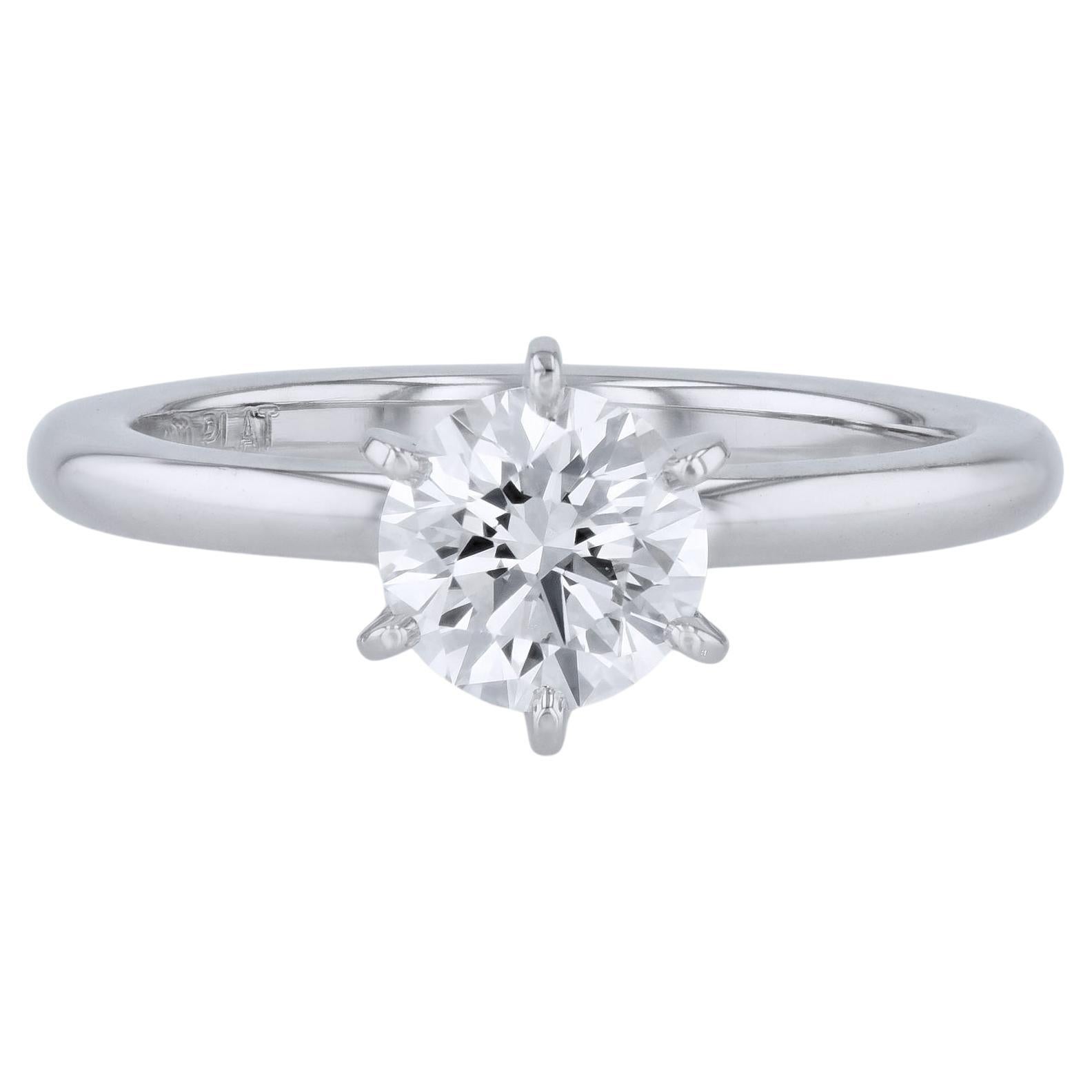 1.02 Carat Round Diamond Platinum Engagement Ring For Sale
