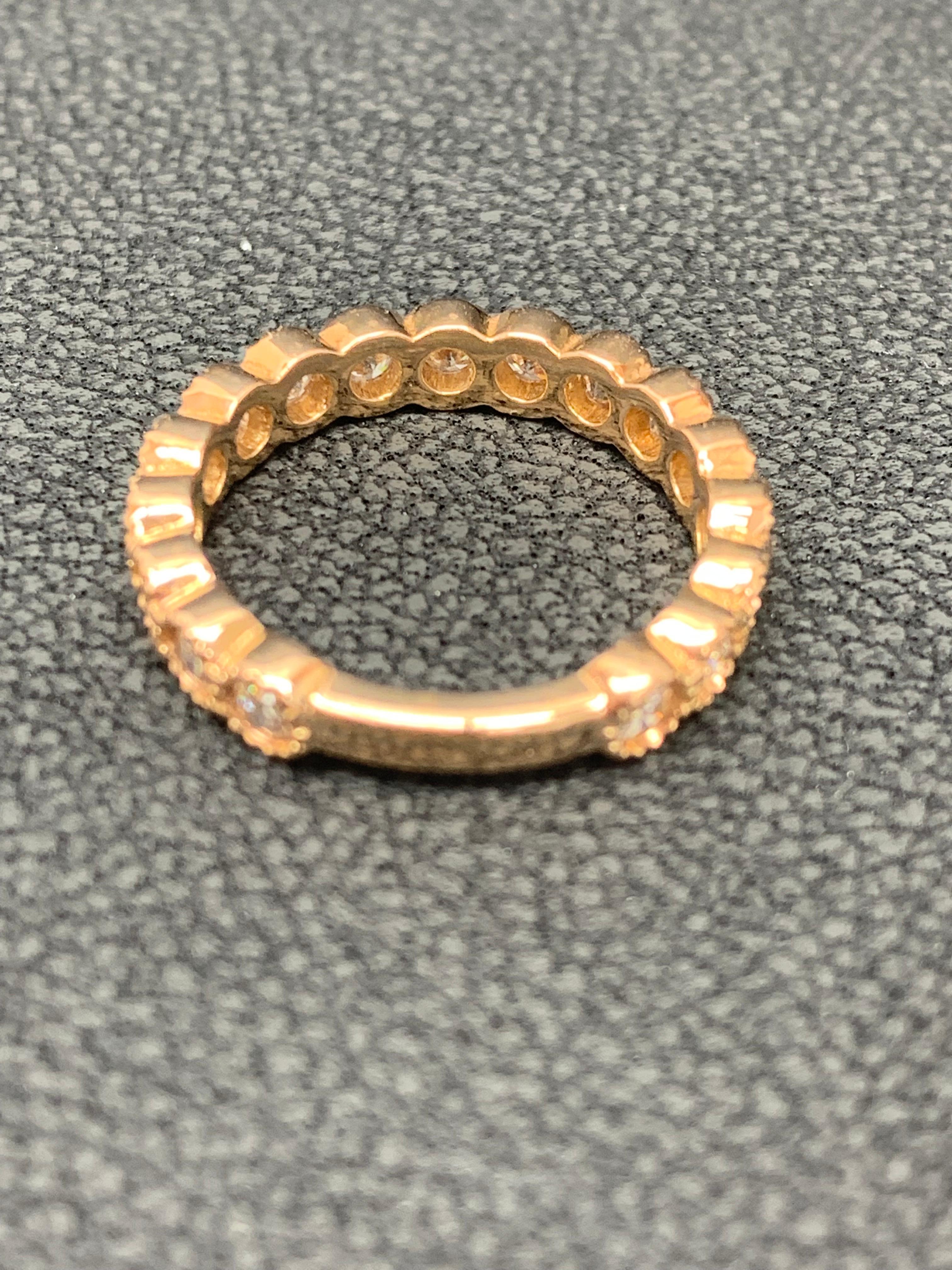 1.02 Carat Round Diamond Wedding Band in 14K Rose Gold For Sale 4