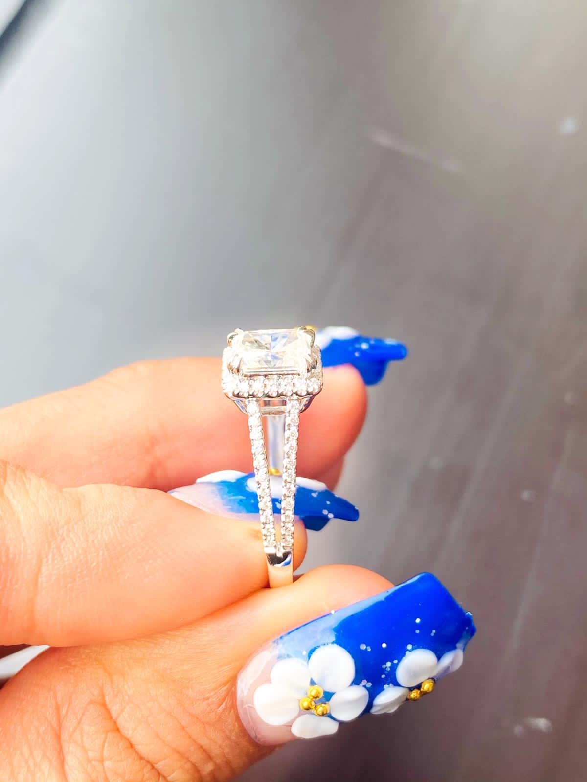 Women's or Men's 1.02 Carat White Diamond Ring SI2 Clarity IGI Certified For Sale