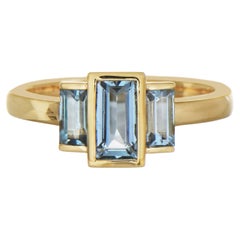 1.02 Carats Aquamarine Yellow Gold Three-Stone Ring