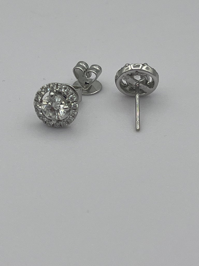 18ct White gold diamond stud earrings
