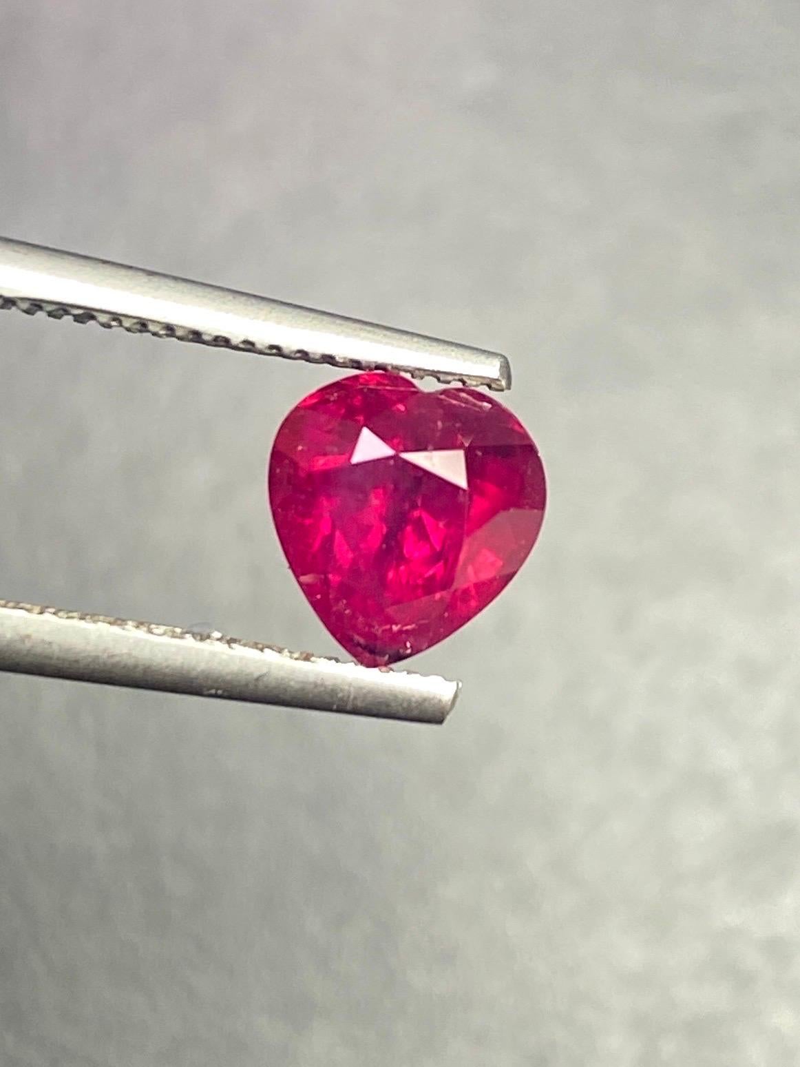 1.02 Ct AIGS Certificate Unheated Burma Ruby Pigeon Blood color In New Condition For Sale In bangkok, TH