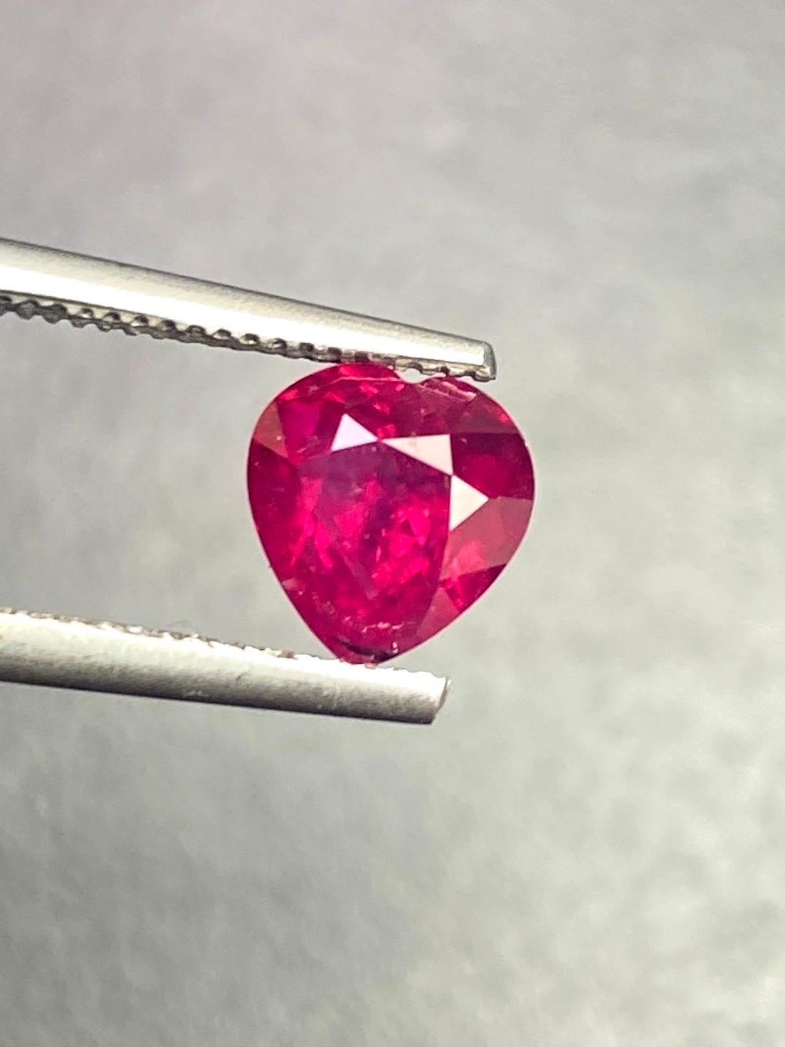 1.02 Ct AIGS Certificate Unheated Burma Ruby Pigeon Blood color For Sale 3