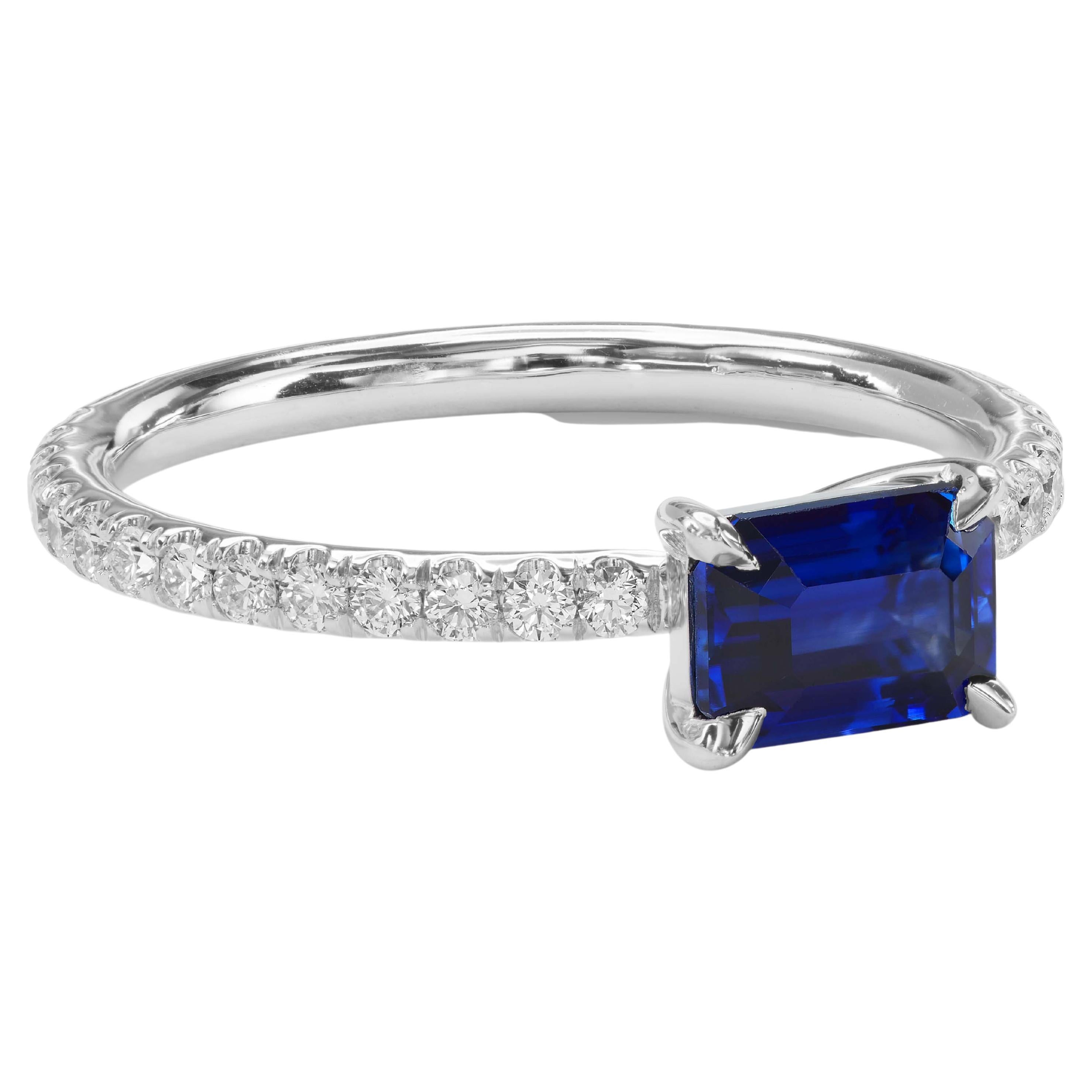 1 carat Blue Sapphire Ring with Pave Band For Sale