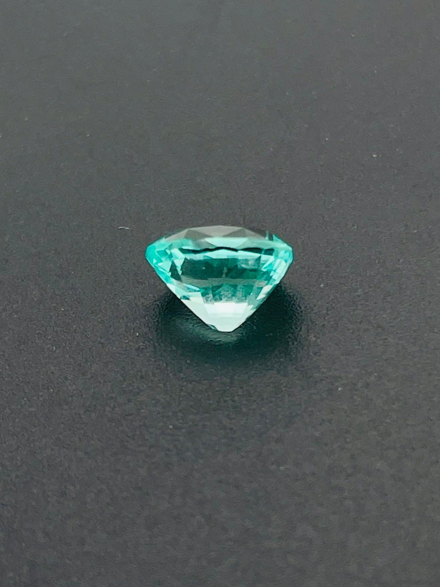EMA133～ 
GIA Zertifikat ohne Öl Smaragd Russland Neon Farbe Auge sauber Klarheit 
Name :  Natürlicher Smaragd 
Gewicht : 1.02 Ct 
Farbe: Neongrün 
Klarheit : Top Eye Clean / Transparent 
Schneiden: Ausgezeichnet 
Herkunft: Russland 
Behandlung :