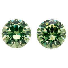 Paire de démantoïdes russes vert pastel à haute résistance de 1,02 carat