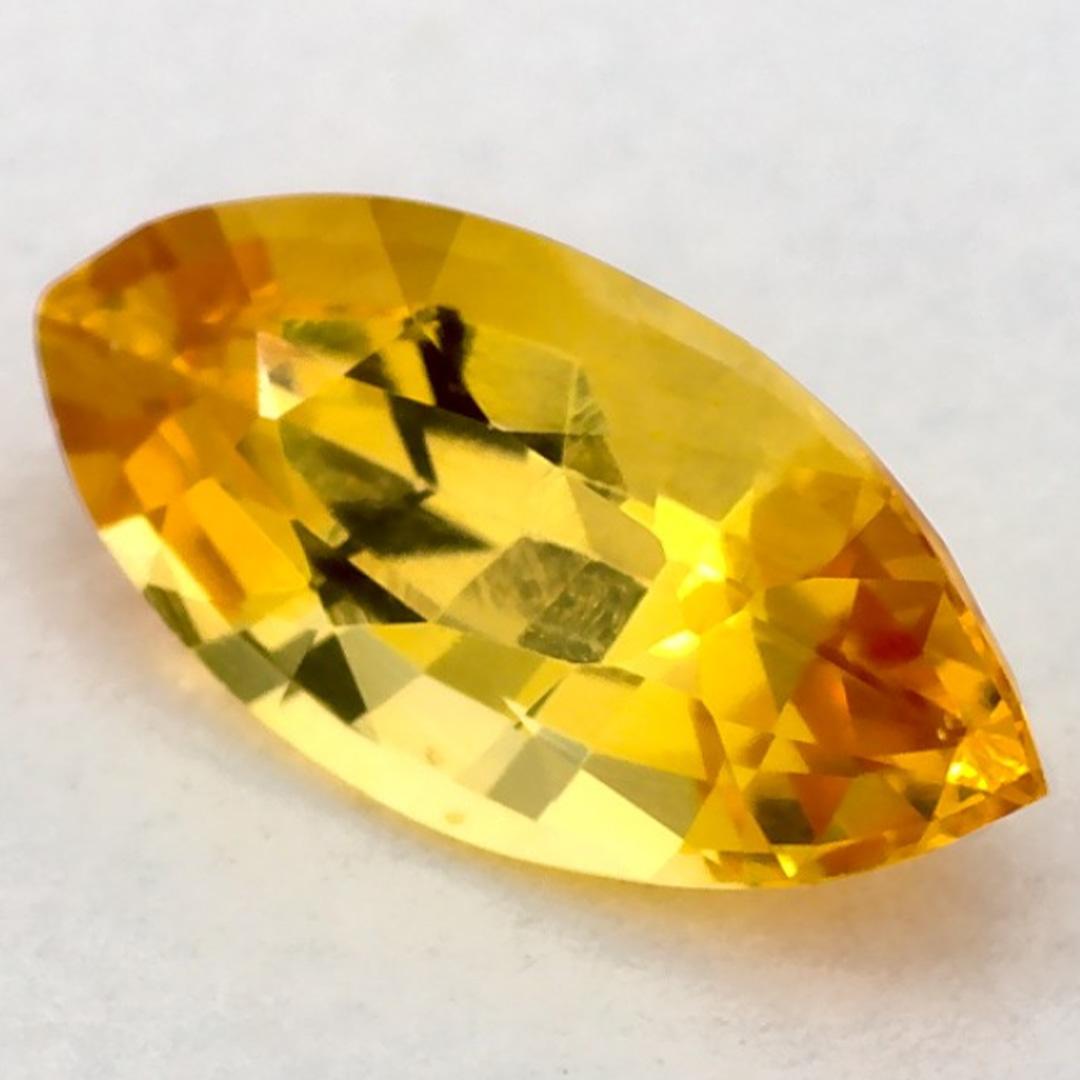 Ce saphir jaune naturel offre élégance et sophistication. Avec sa riche saturation des couleurs et sa coupe précise, il constitue la pièce maîtresse parfaite pour une bague de fiançailles ou une conception de bijoux de luxe.

Ce saphir provient du