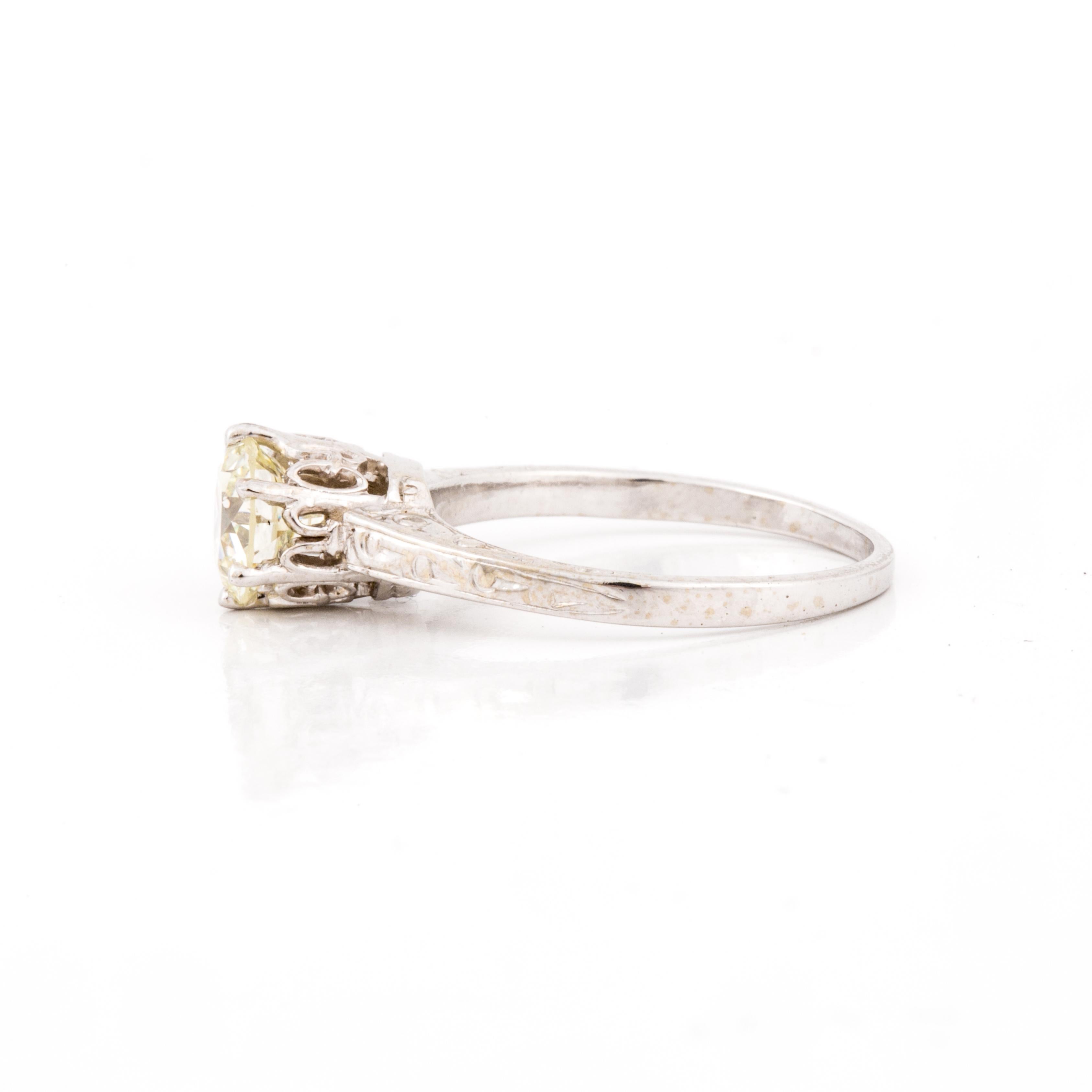 Art déco Bague de fiançailles en or blanc 14K avec solitaire en diamant de taille européenne ancienne en vente