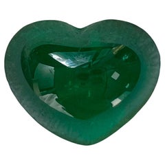 Pierre précieuse non sertie de 10,20 carats, taille unique, en forme de cœur cabochon d'émeraude naturelle