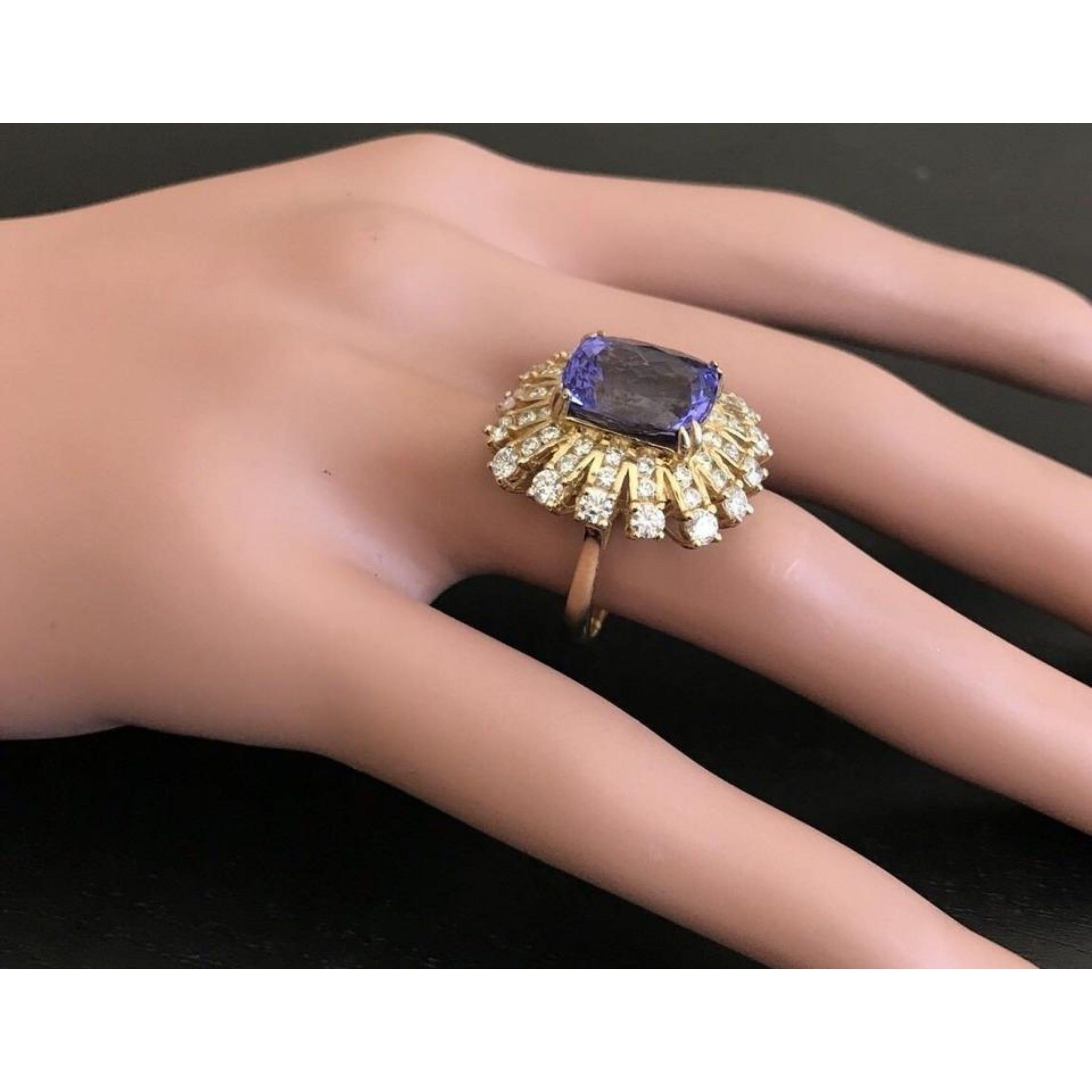 Bague en or jaune 14 carats avec tanzanite naturelle de 10,20 carats, très belle apparence et diamants Pour femmes en vente