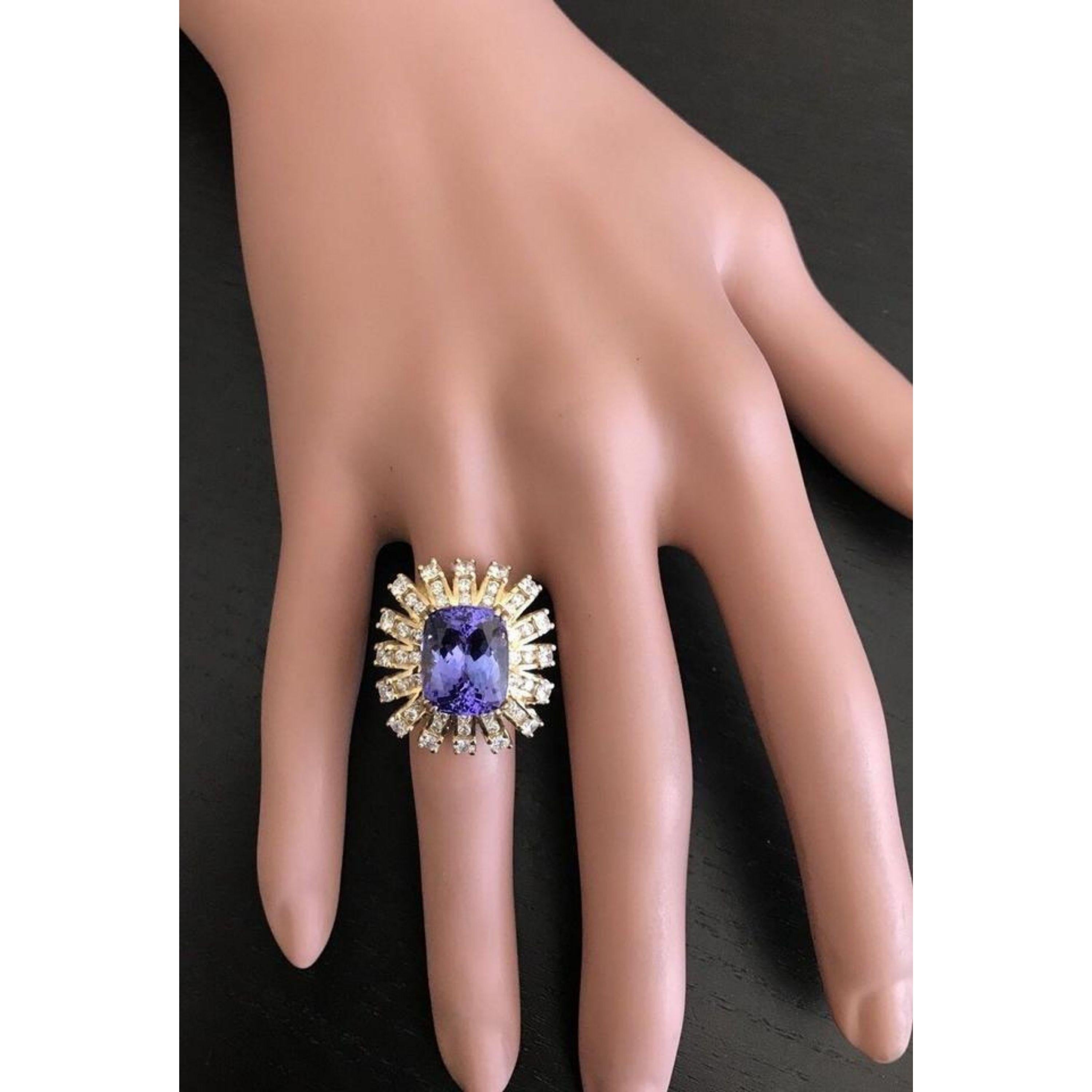 Bague en or jaune 14 carats avec tanzanite naturelle de 10,20 carats, très belle apparence et diamants en vente 1
