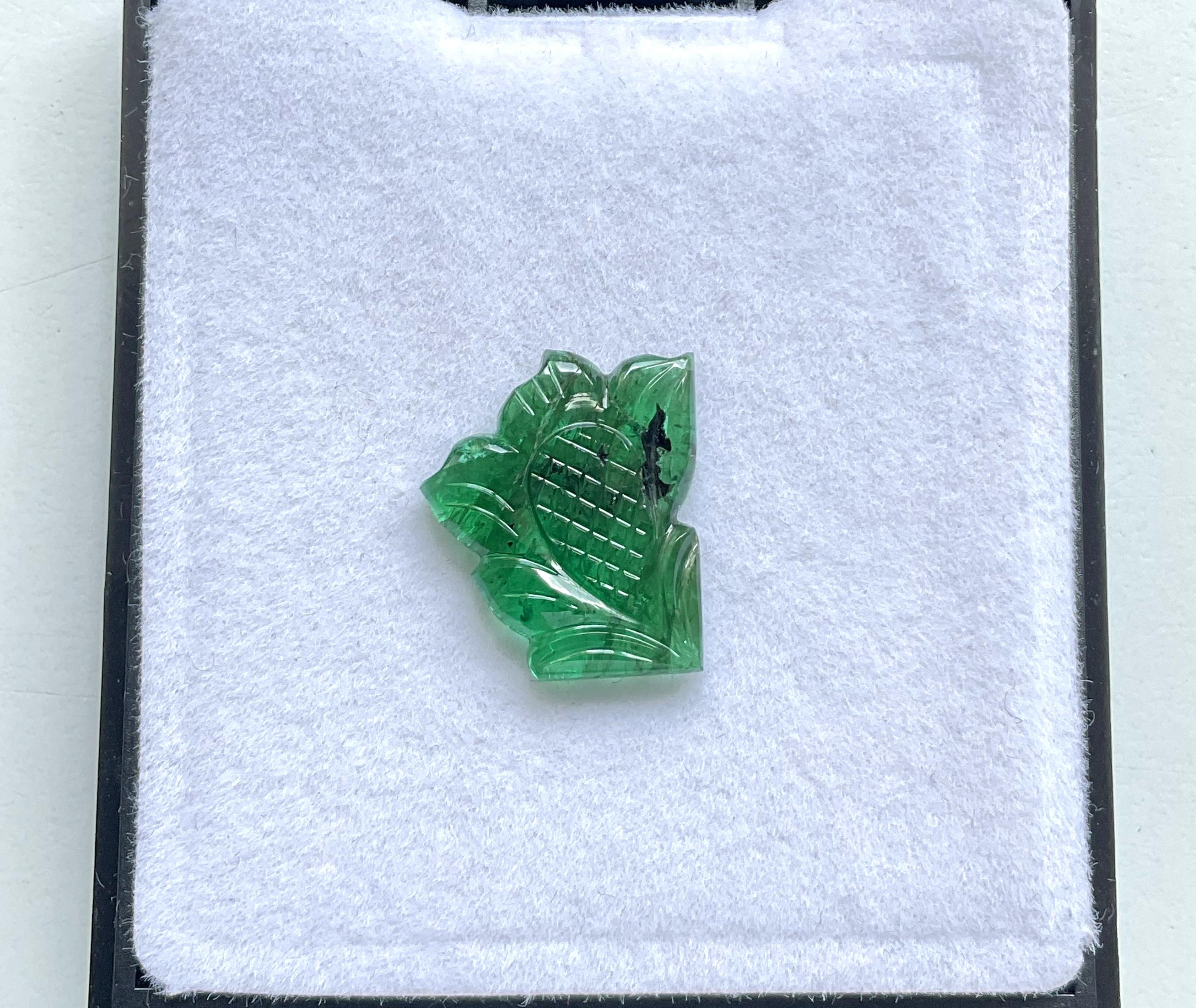 Art Deco 10.20 carats zambian flower carved for fine jewelry top quality natural gemstone For Sale